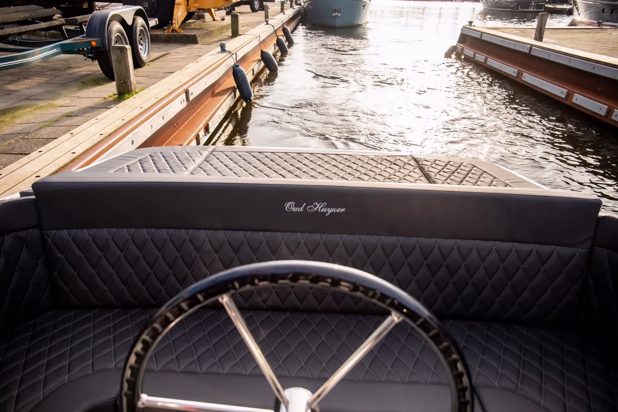 Oud-huijzer 740 Tender