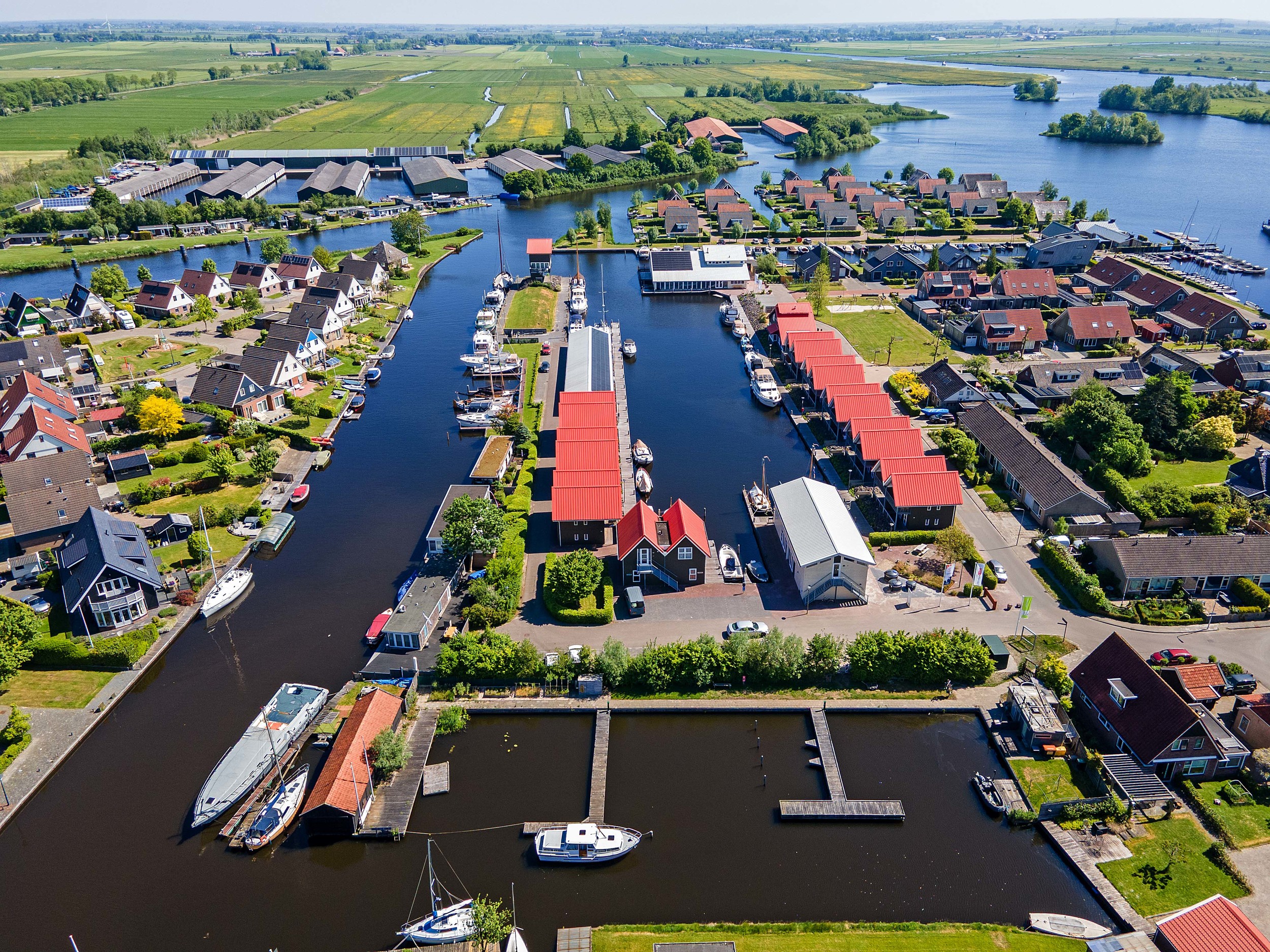 Ligplaats Te Koop Terherne In Friesland Evt. Met Houseboat hoofdfoto: 1