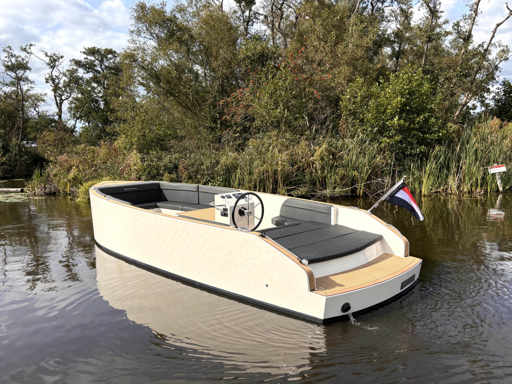 Atender 72 met 42pk - Direct Vaarklaar 