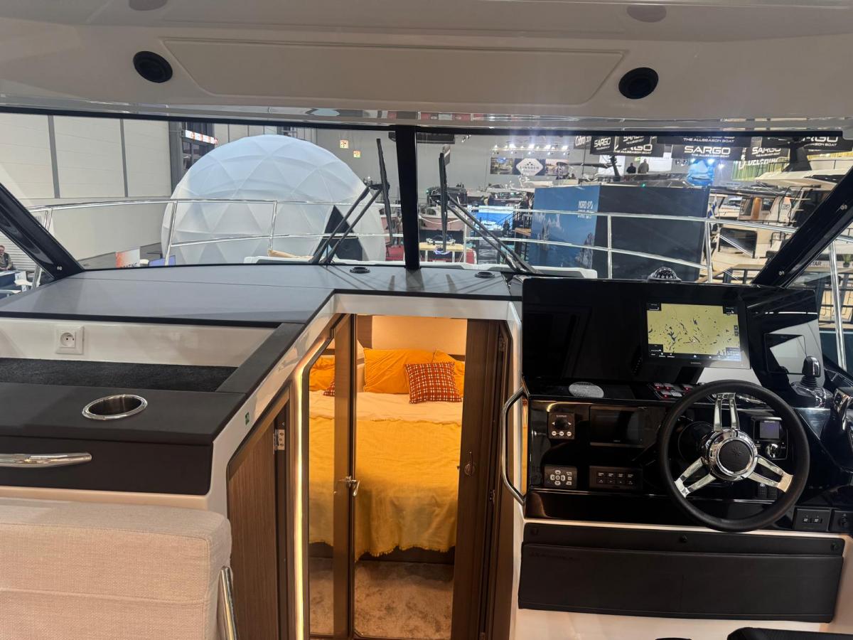 Jeanneau 1095 coupé serie 2