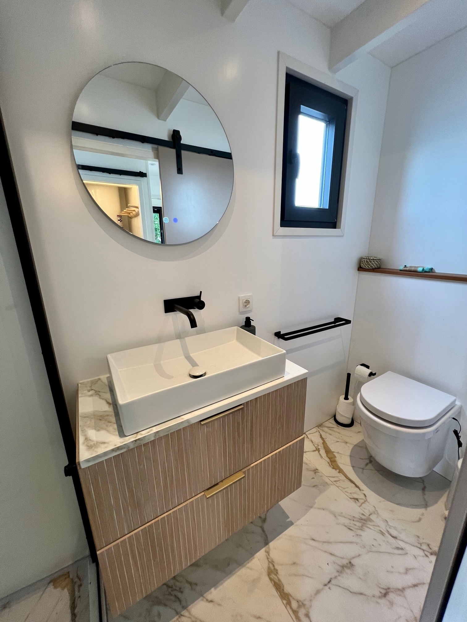 Surla (met Tender) Houseboat 15 Volledig Elektrisch With Charter