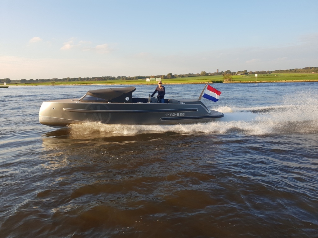 Van Vossen VanVossen Tender 888 (sport)