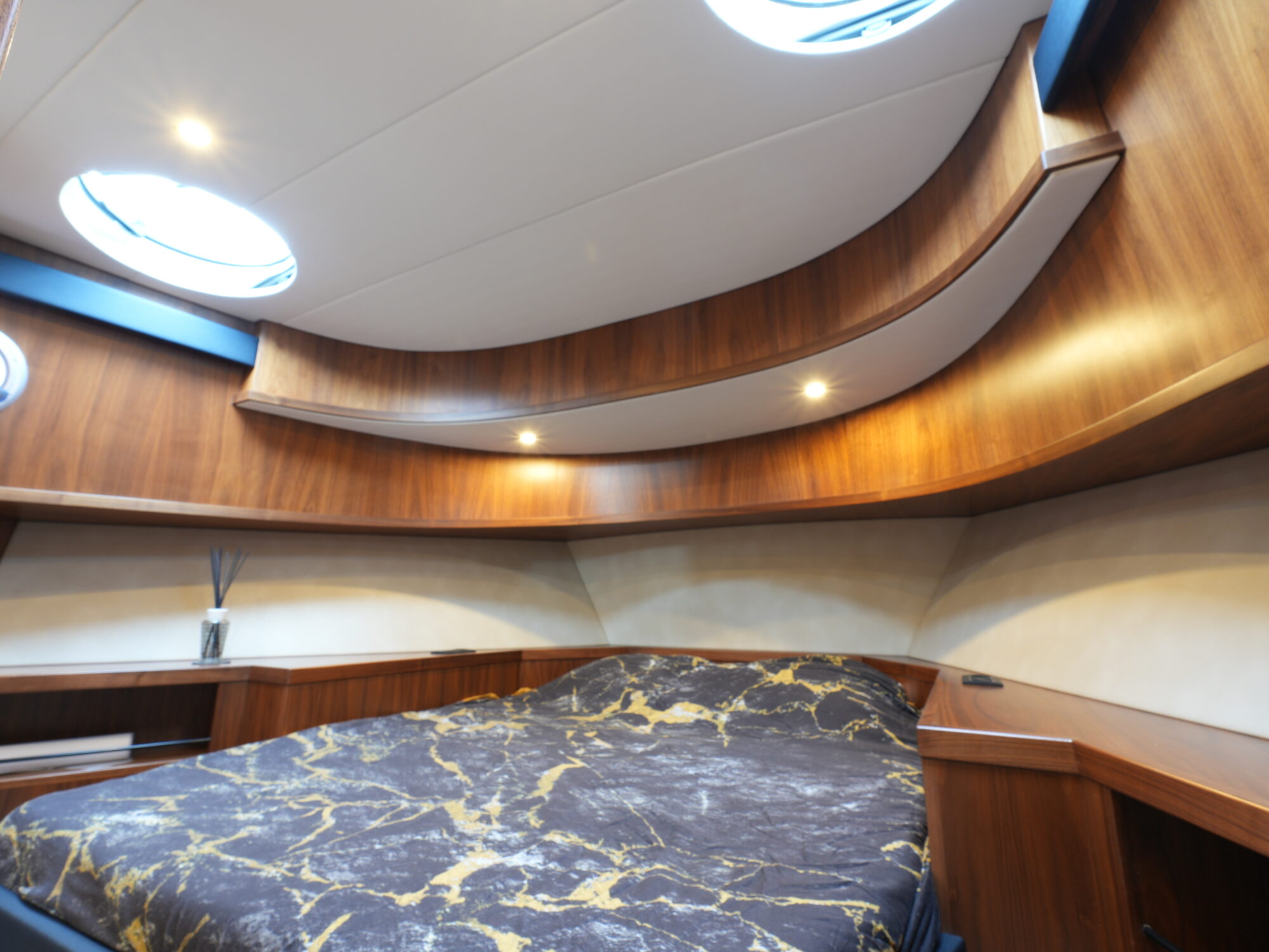 Van den Hoven Executive 15.00 MK II