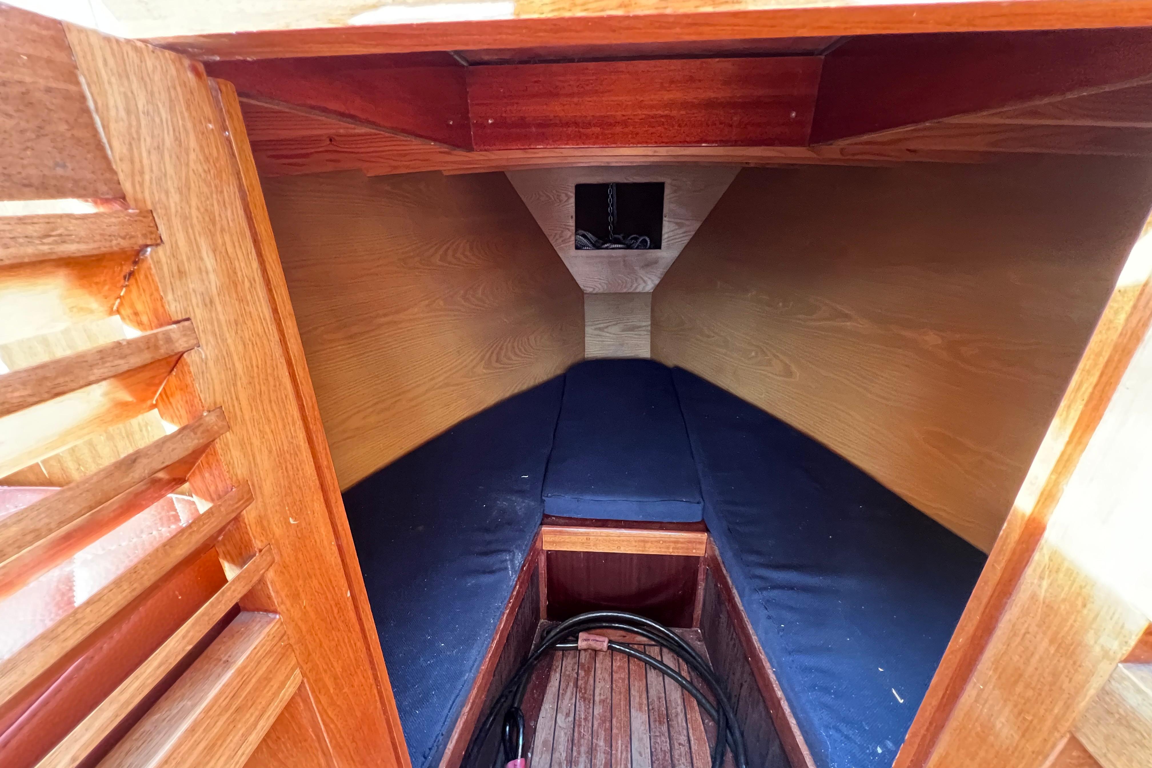 Beaver Yachts 28 Picknick Lounge