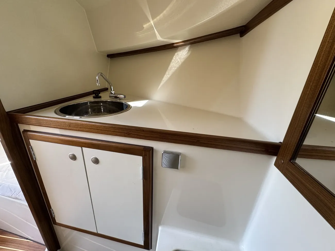 Intercruiser 27 Cabin