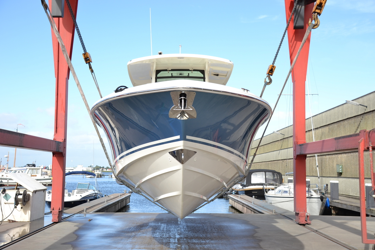 Boston Whaler 330 Outrage