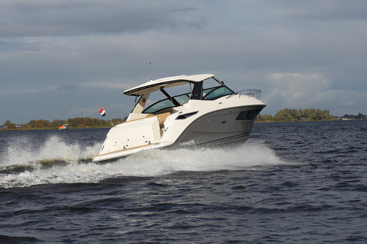 Sea Ray Sundancer 320
