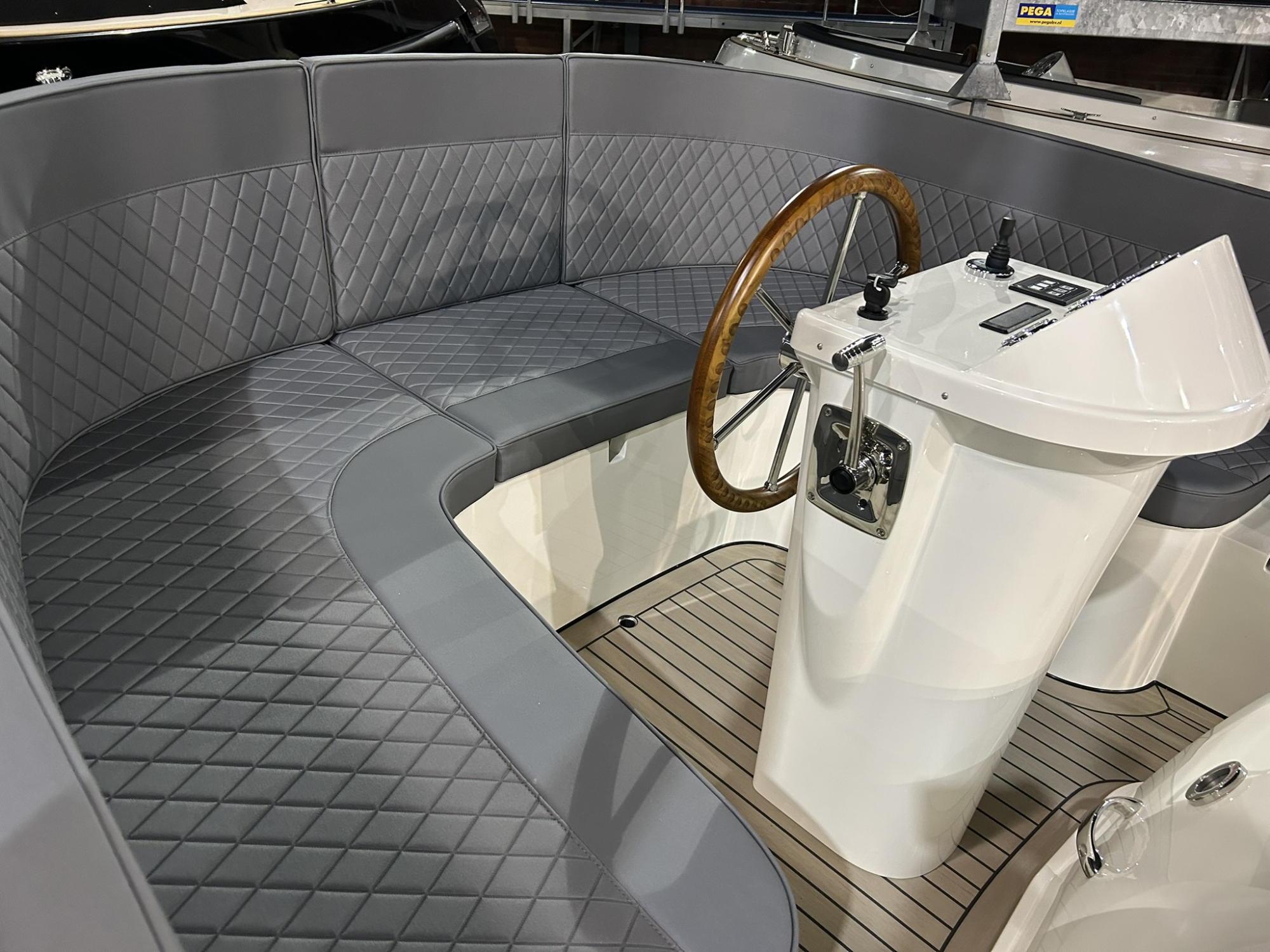 Maril 6NXT met Vetus 52 pk op voorraad!