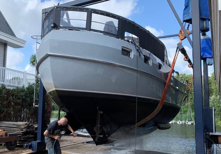 Pieter Beeldsnijder Pieter Beeldsnijder Rondspantkotter 12.85 AK