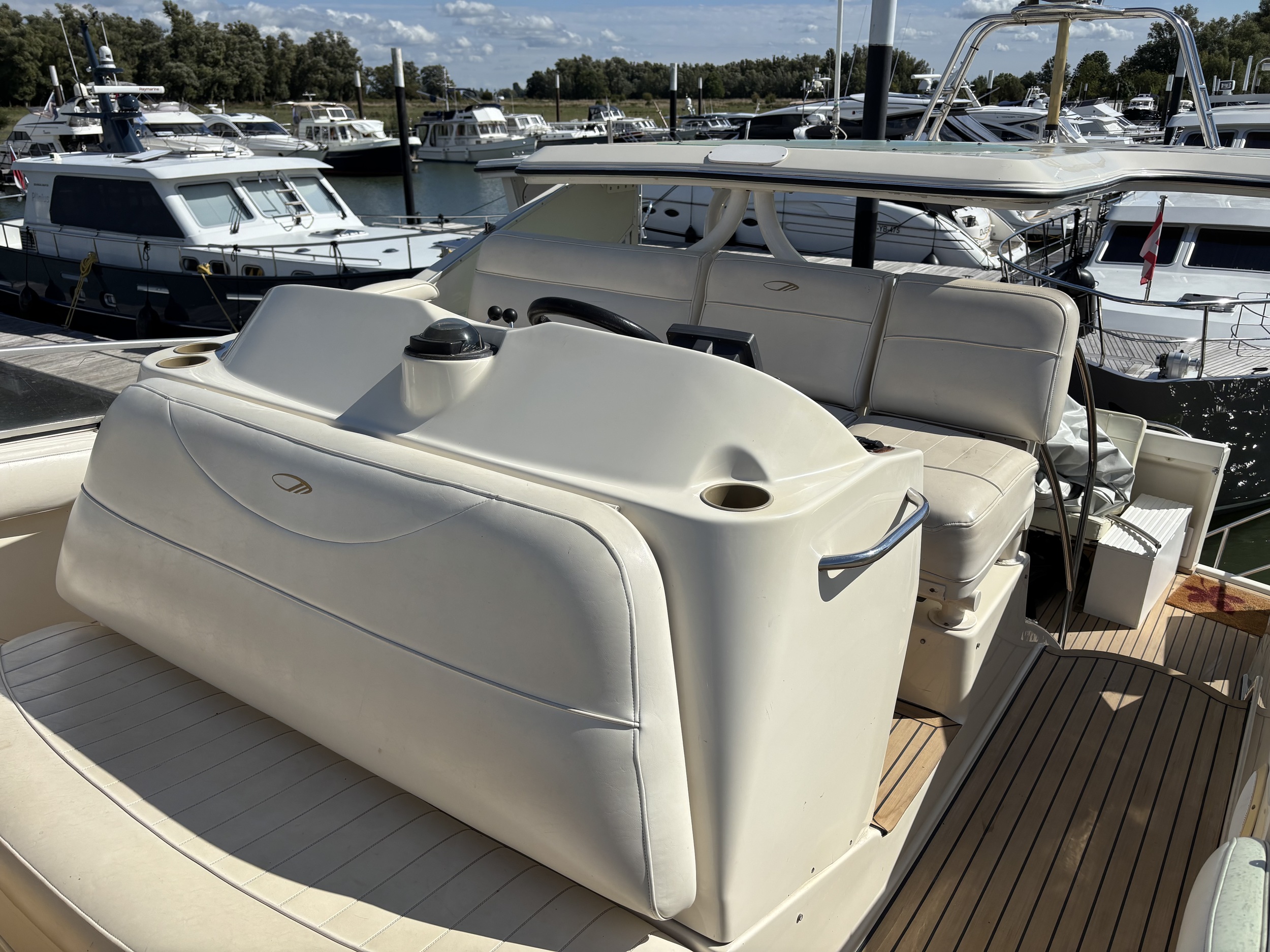 Maxum 4100 SCA