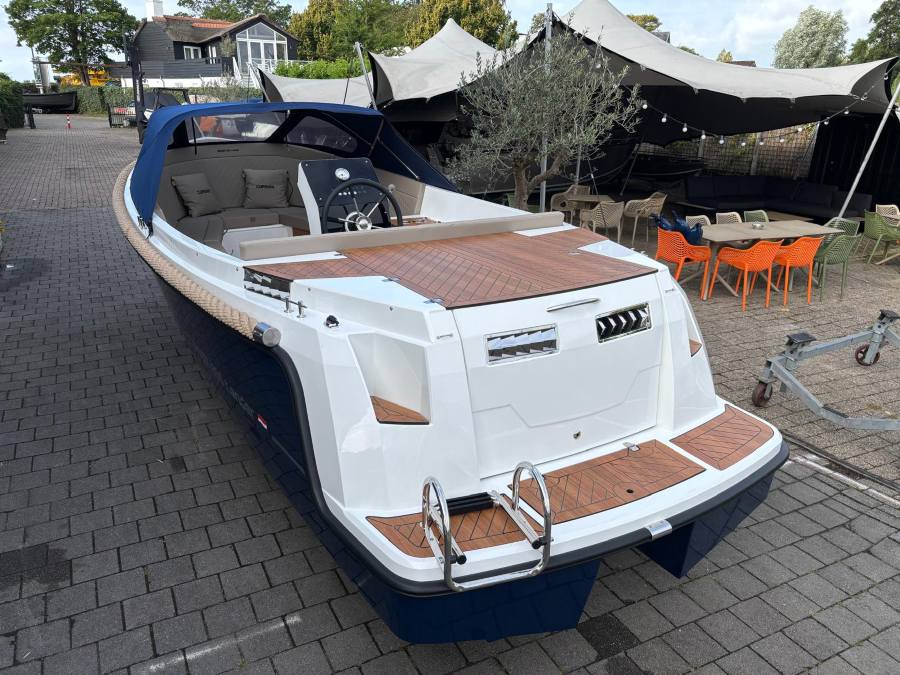 Corsiva 650 Tender Vaarklaar suzuki 30pk 