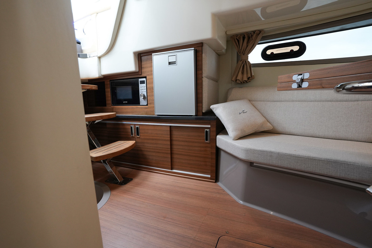 Sea Ray Sundancer 320