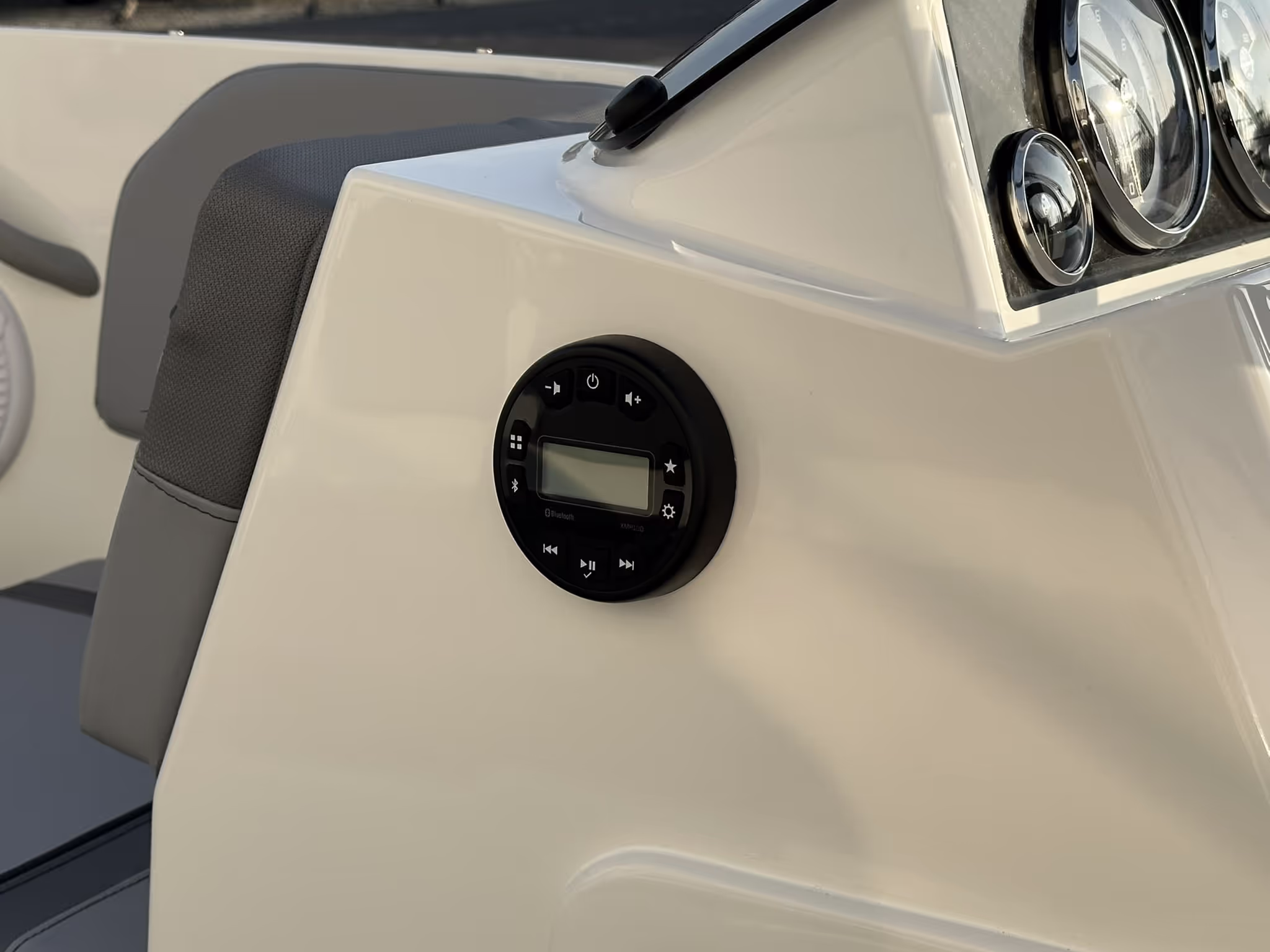 Bayliner Element M15