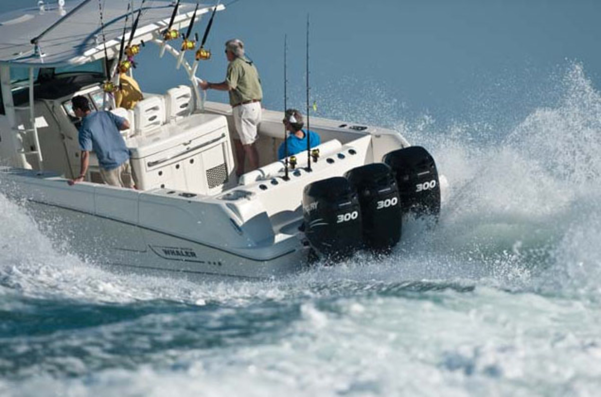 Boston Whaler 380 Outrage