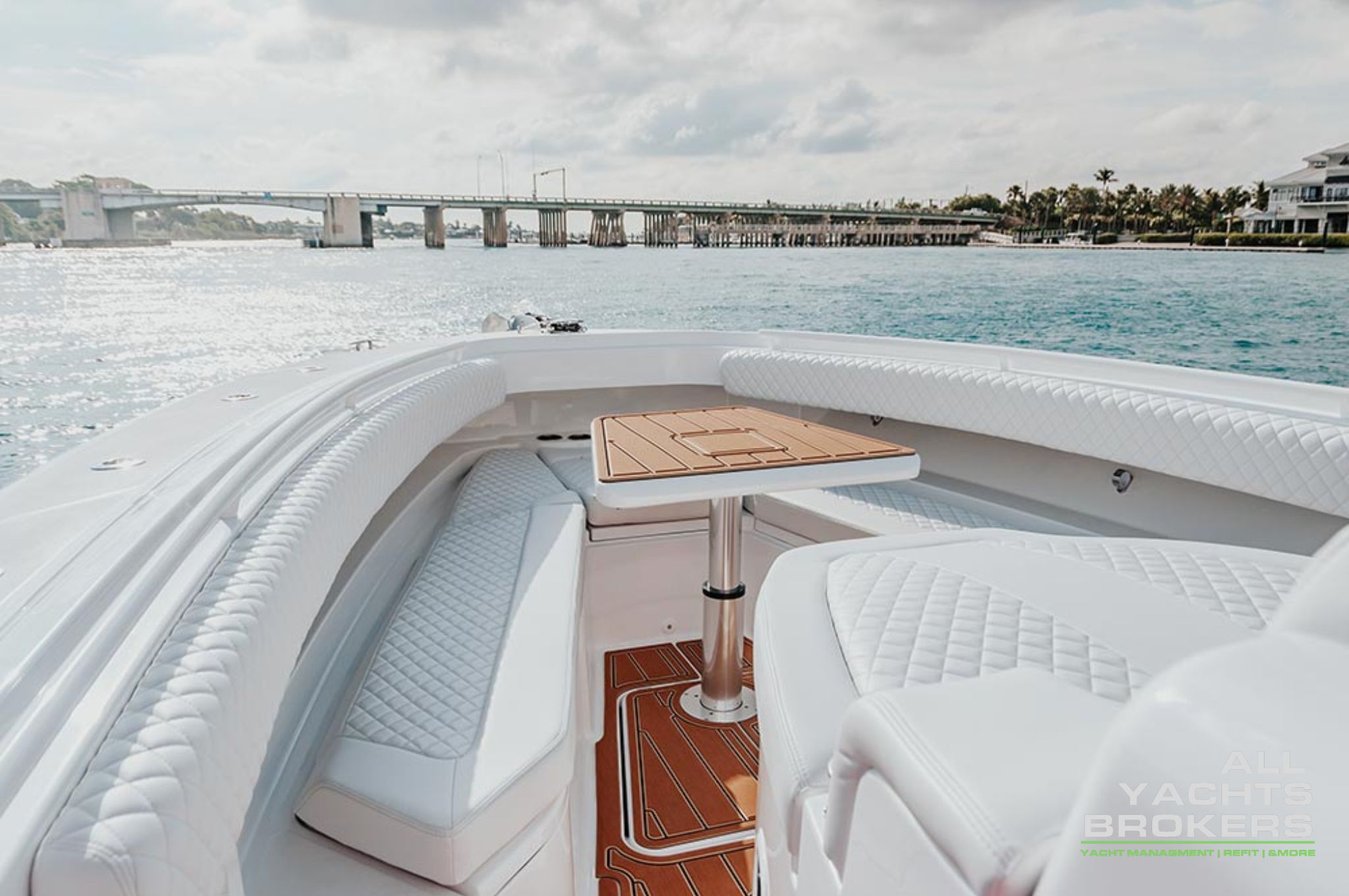 HCB Yachts Lujo 42'