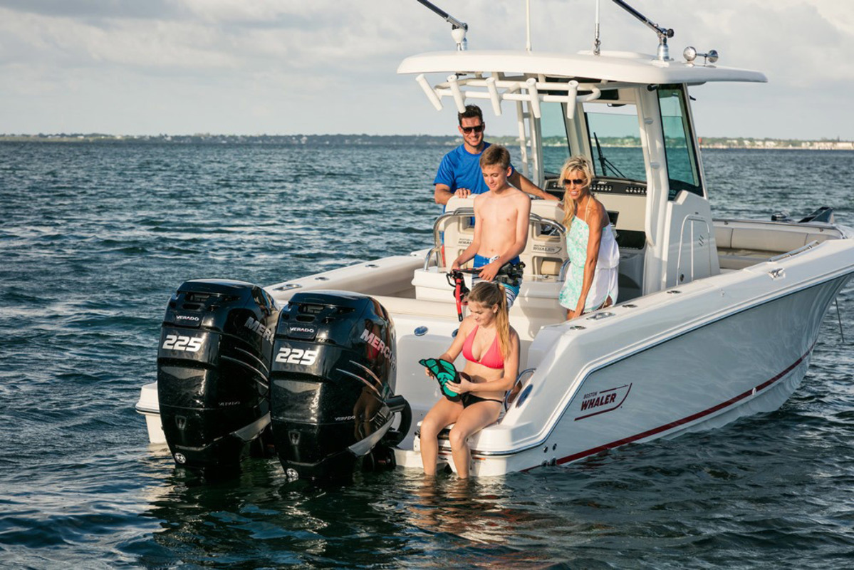 Boston Whaler 250 Outrage