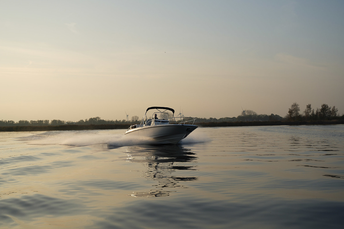 Boston Whaler 270 Dauntless