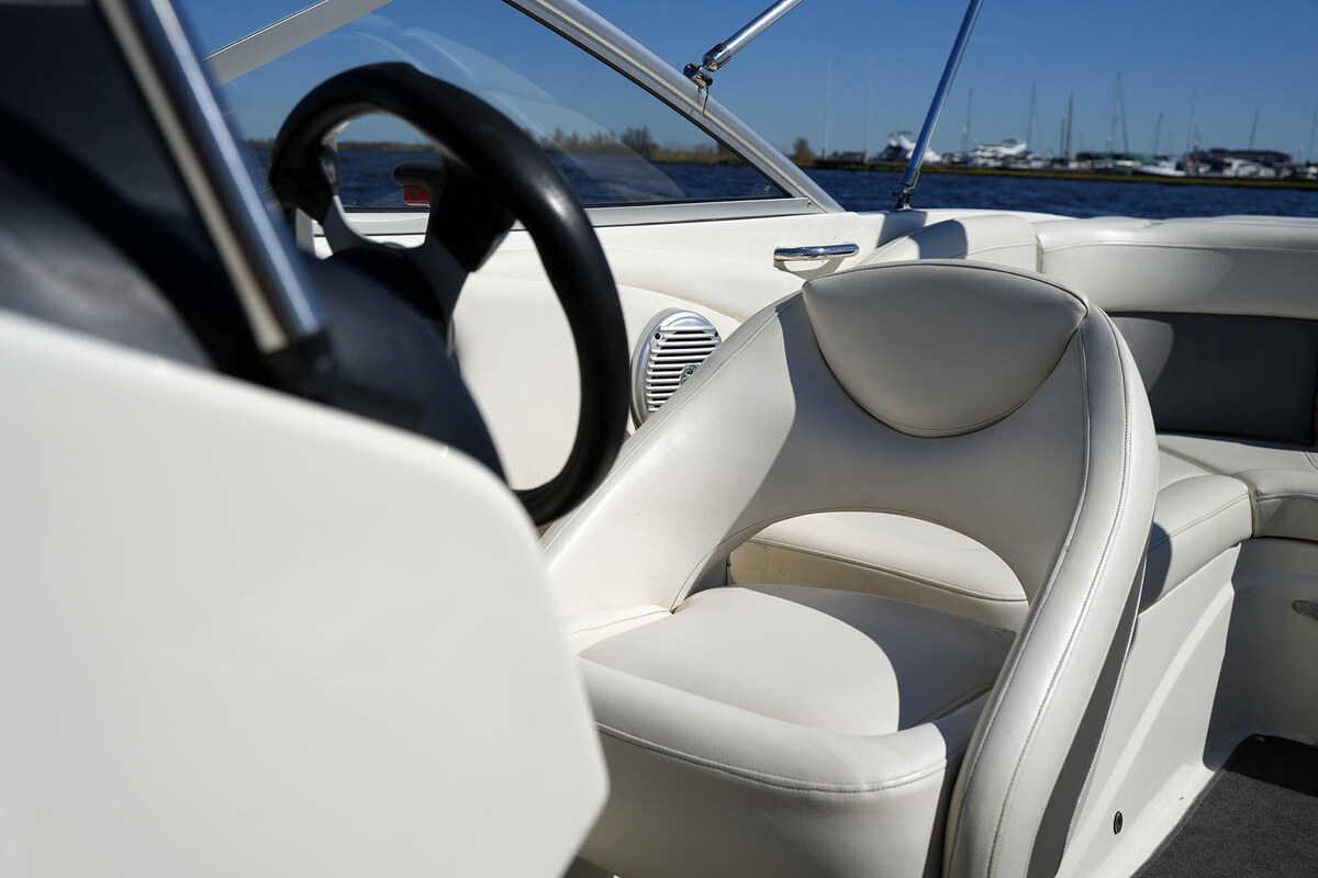 Bayliner 225