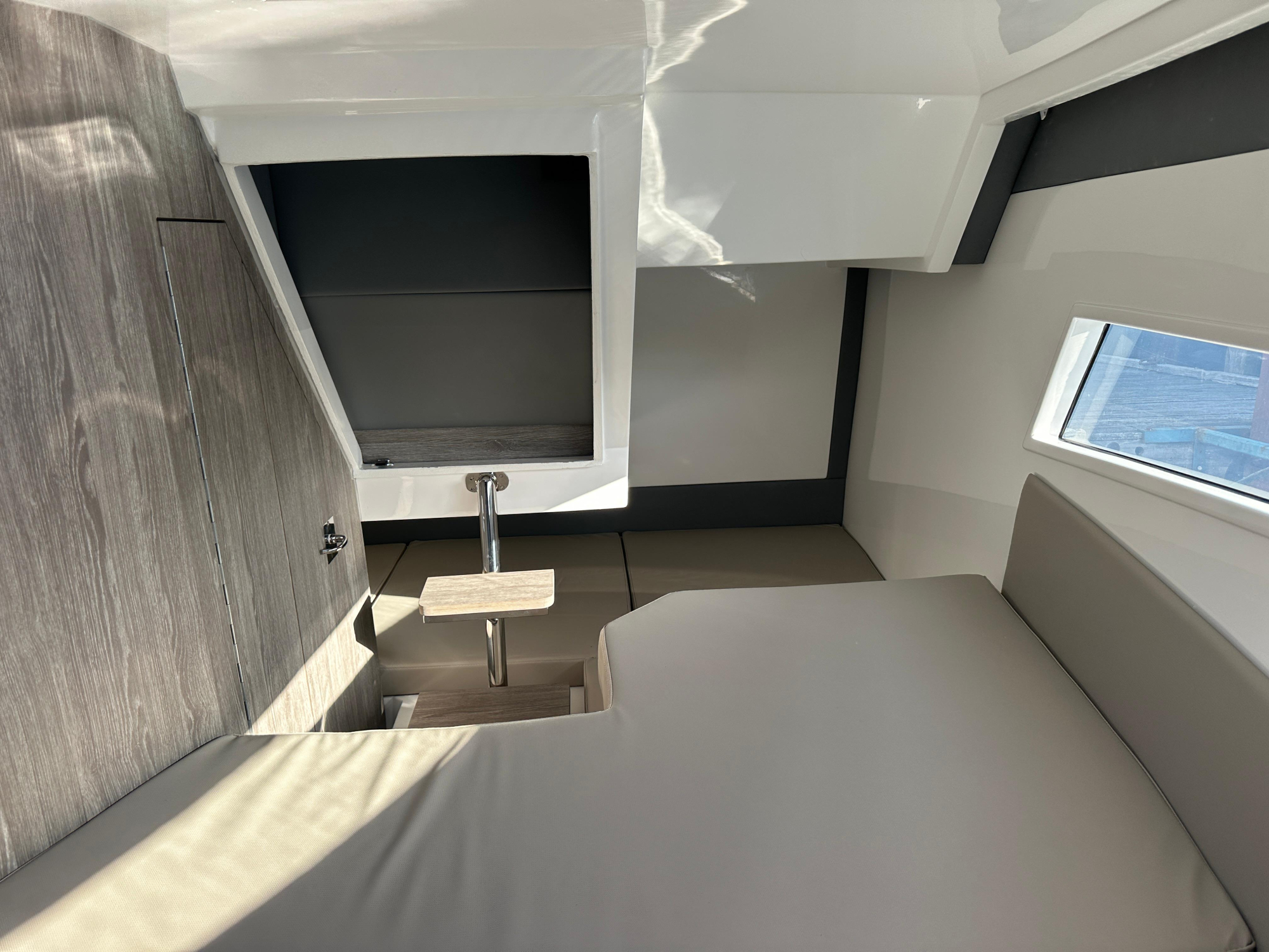 Maxima Boats 800 Cabin zwart - wit met Honda 250 pk op voorraad!