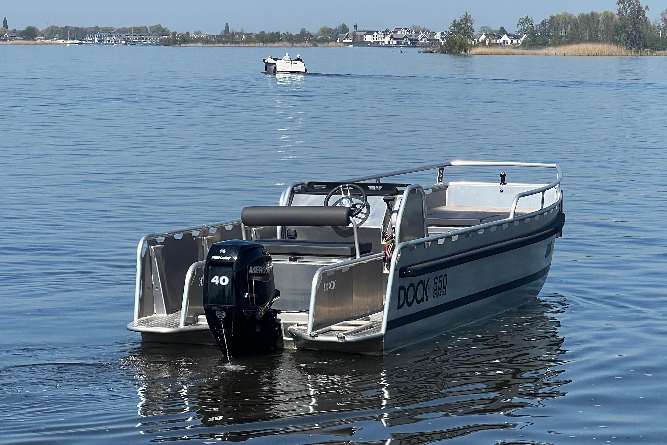 DOCK Steel 650
