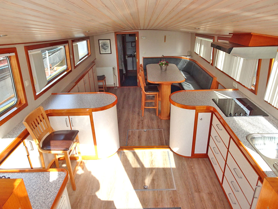 Motortjalk 21.40, met UBC