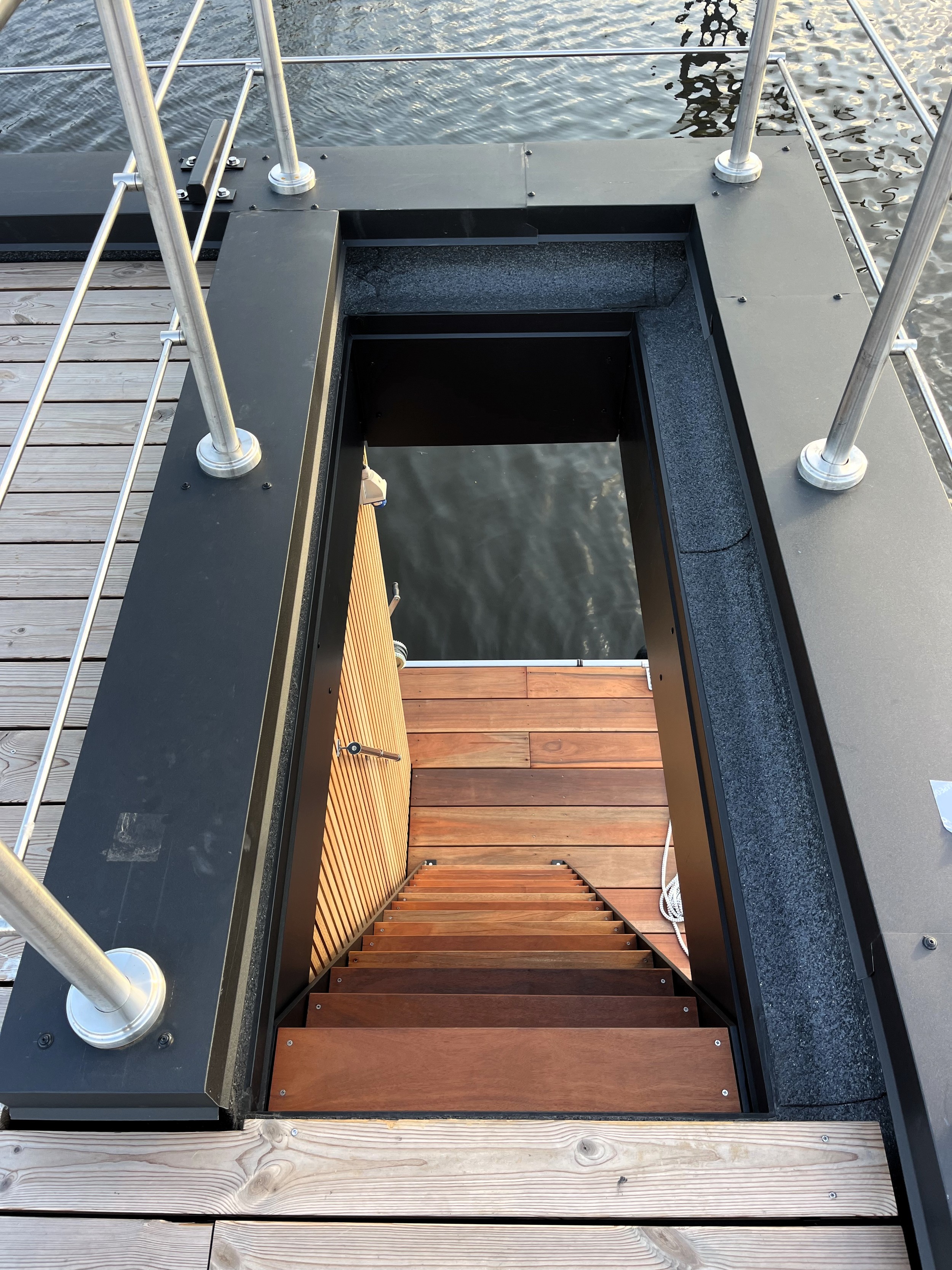 Surla 12 Houseboat Terherne (koop)ligplaats Beschikbaar