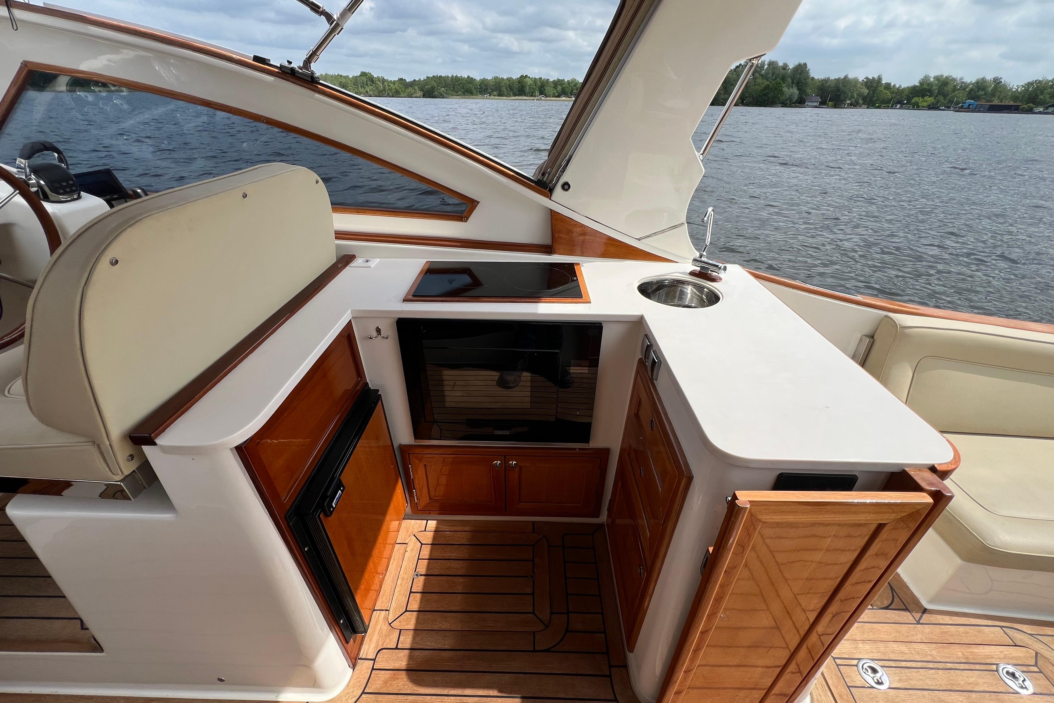 Long Island 40 Runabout