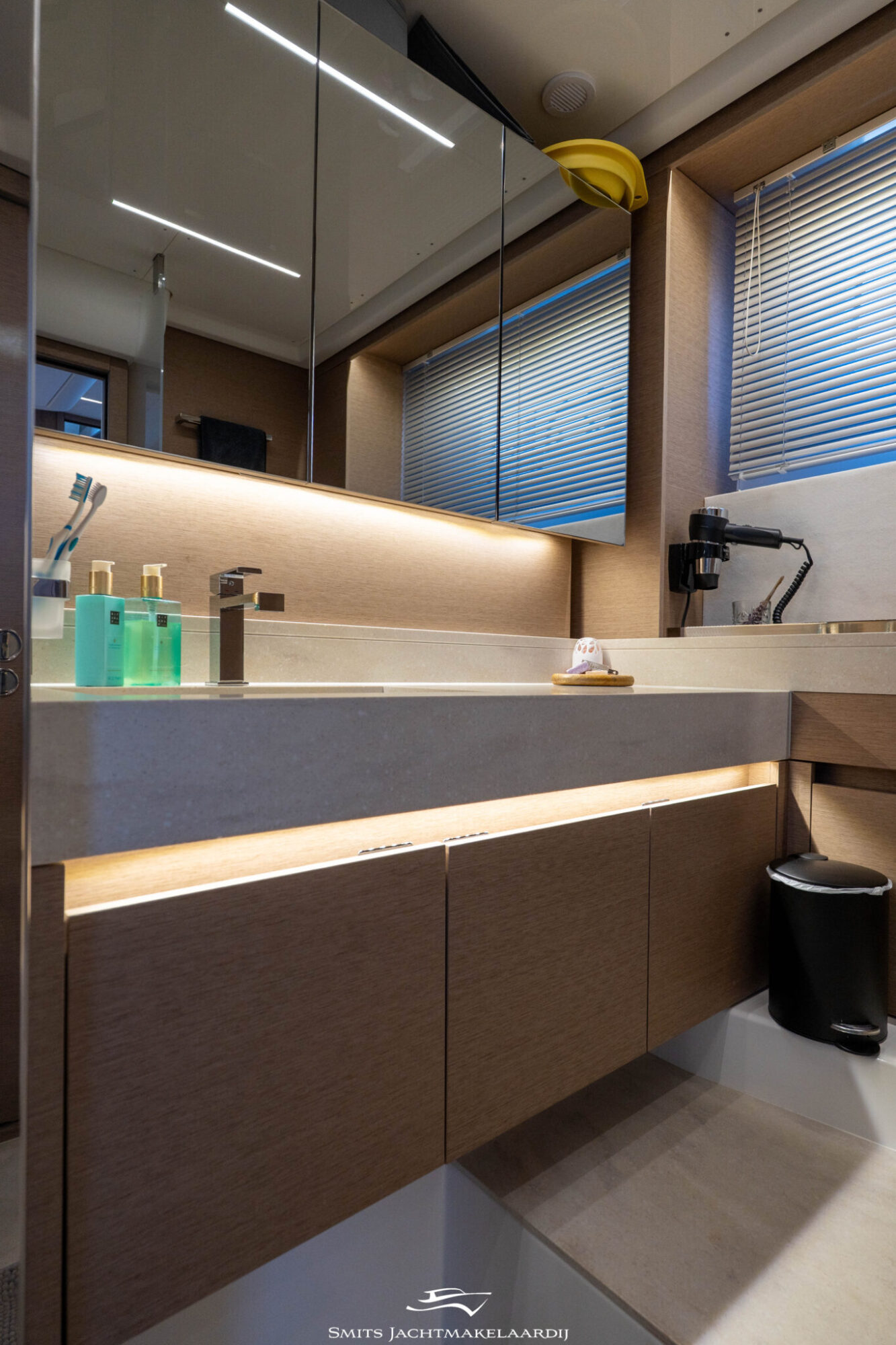 Prestige 590 Flybridge