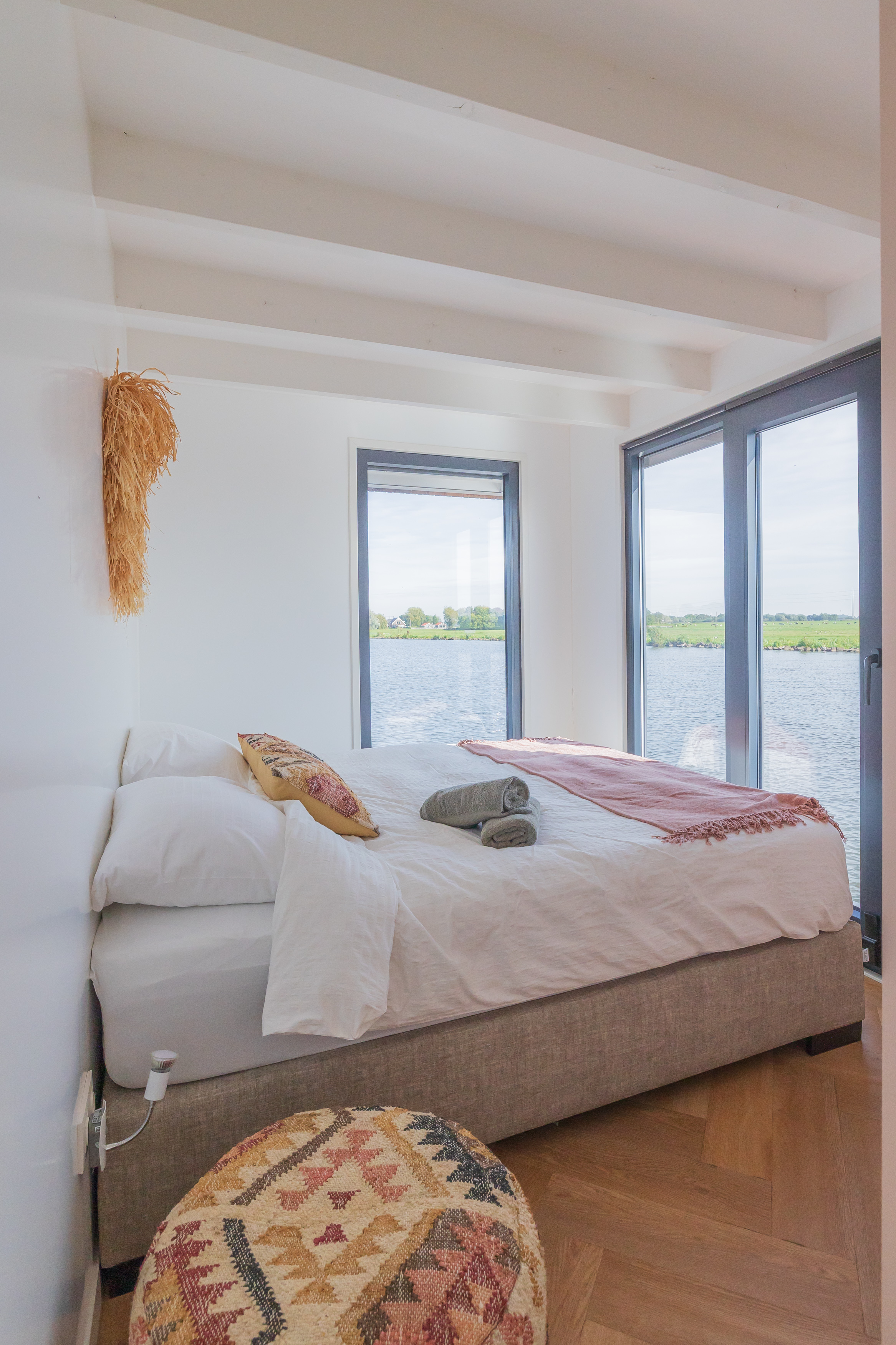 Surla (met Tender) Houseboat 15 Volledig Elektrisch With Charter