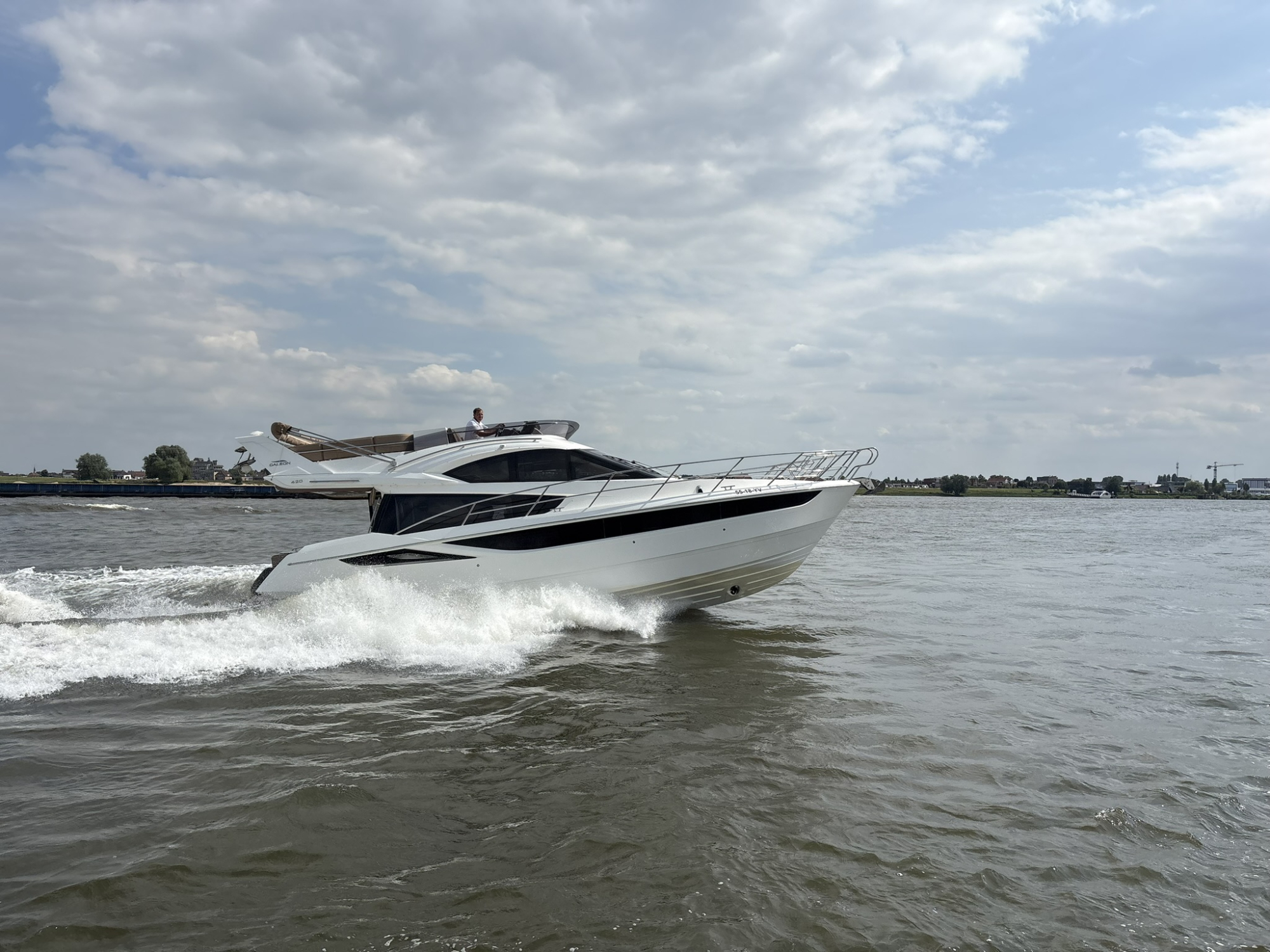 Galeon Yachts Galeon 420 fly 2017