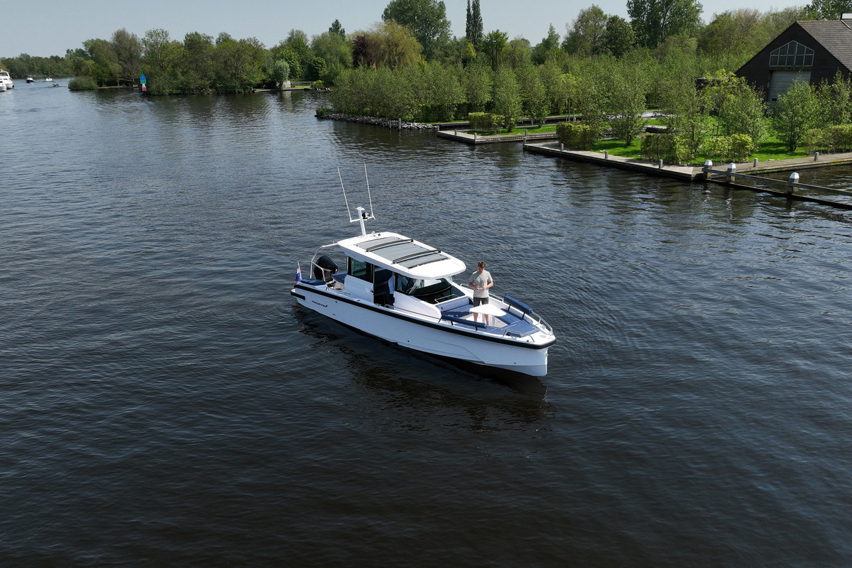 Axopar 29 XC Cross Cabin