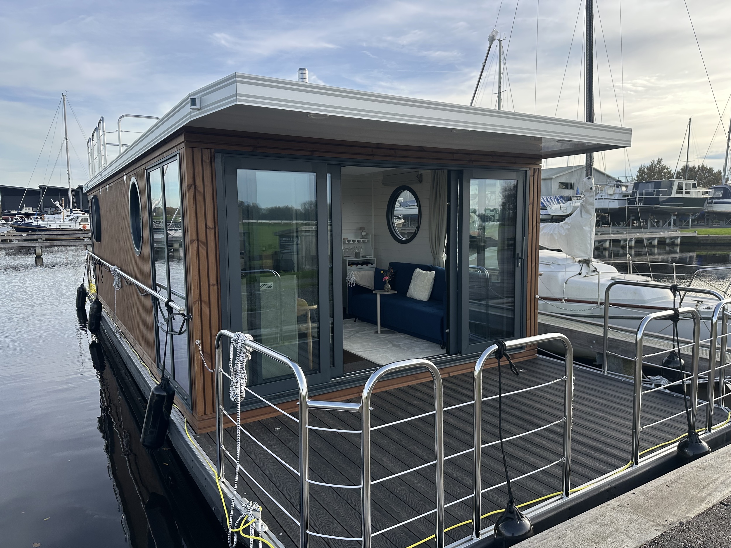 Nordic Season Houseboat NS 40 Eco 36m2