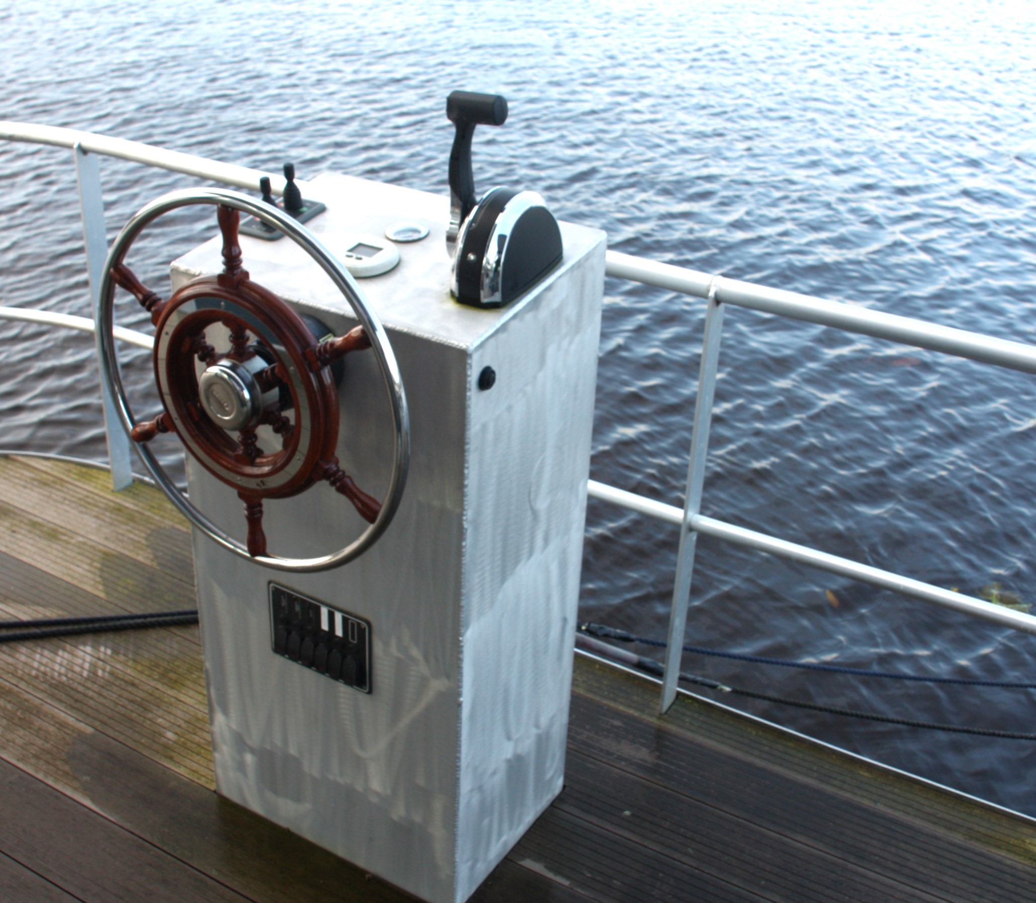 DL-Boats 1350 Captainshut Houseboat