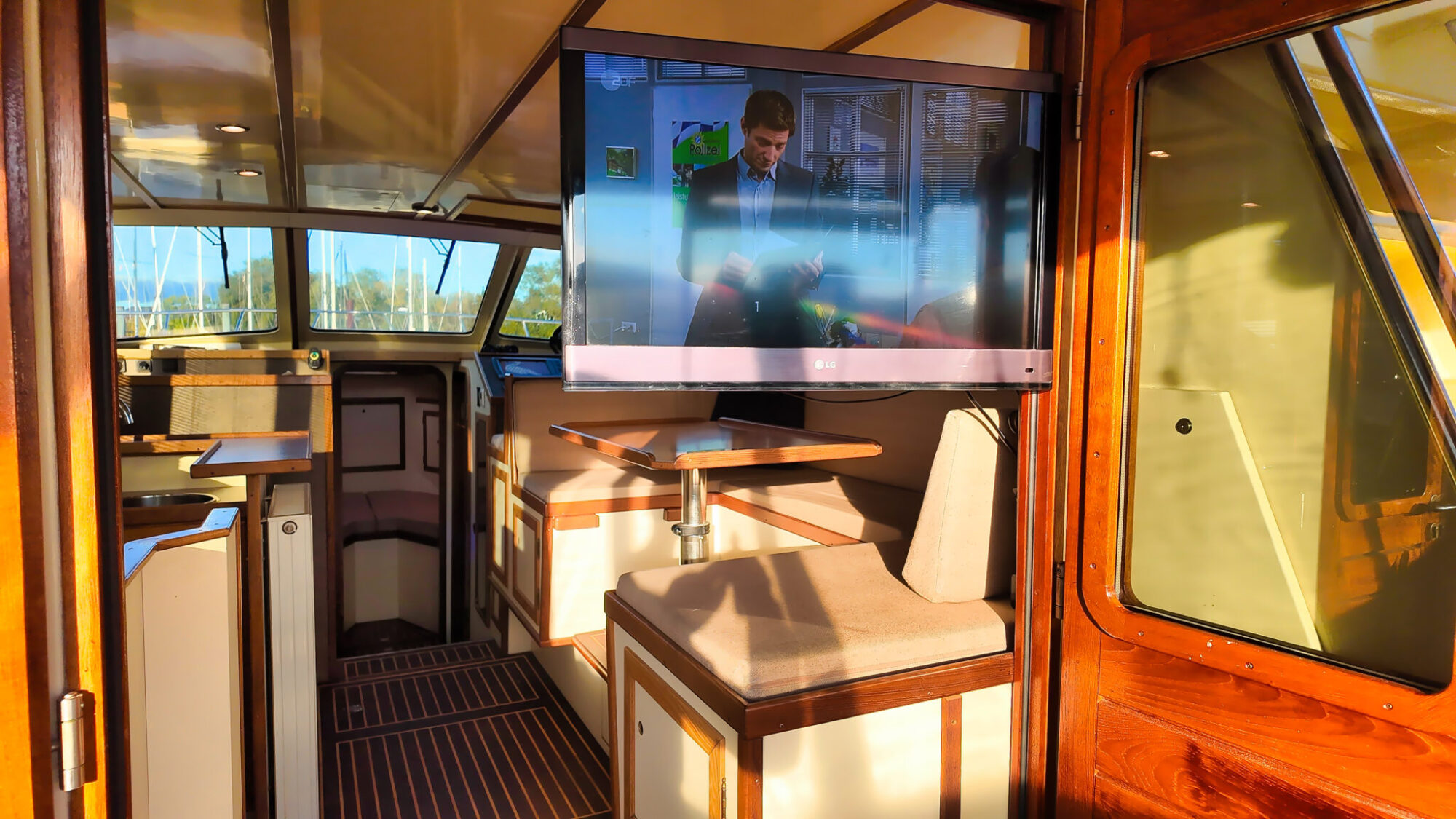 Bruce Roberts Euro 12.00 Flybridge