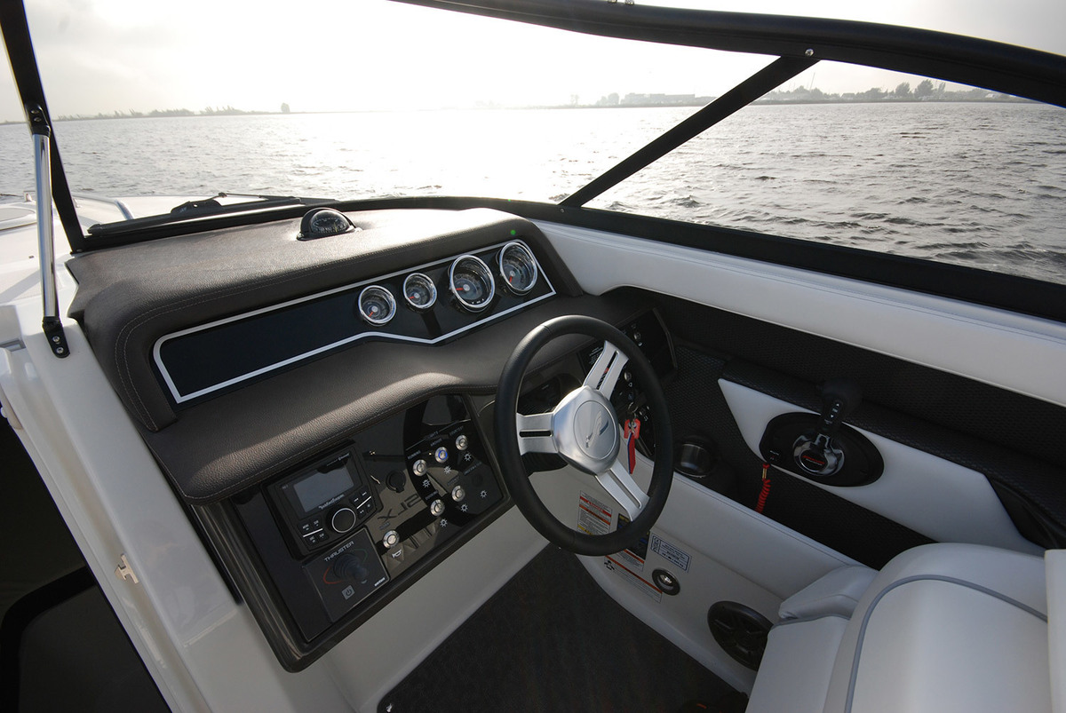 Sea Ray Sun Sport 250