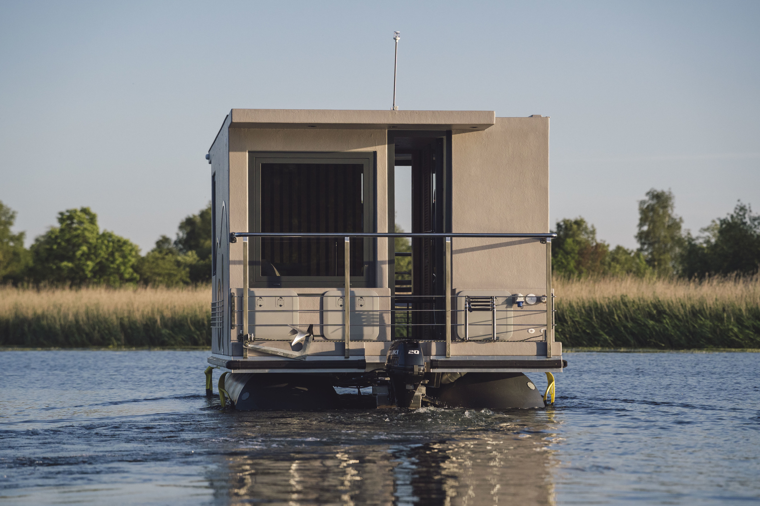 SHB Houseboat GTR 6.3