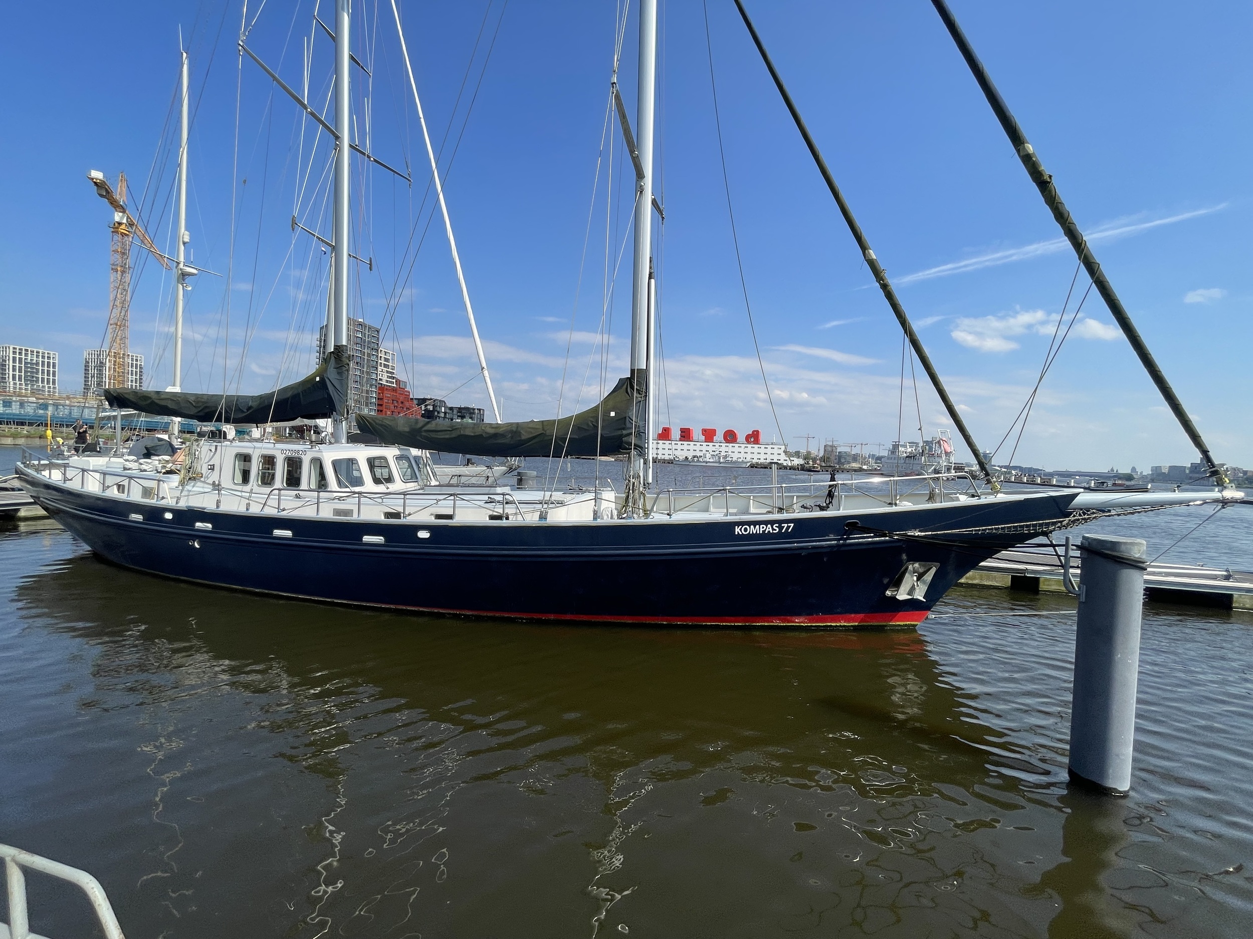 Dykstra Schooner 77, Midzwaard