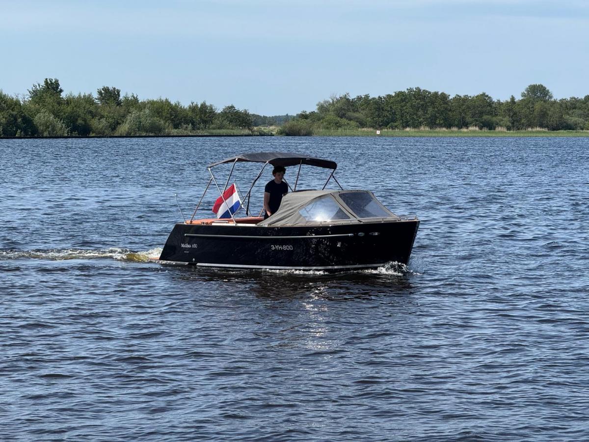 Maxima 630 Tender met boegschroef