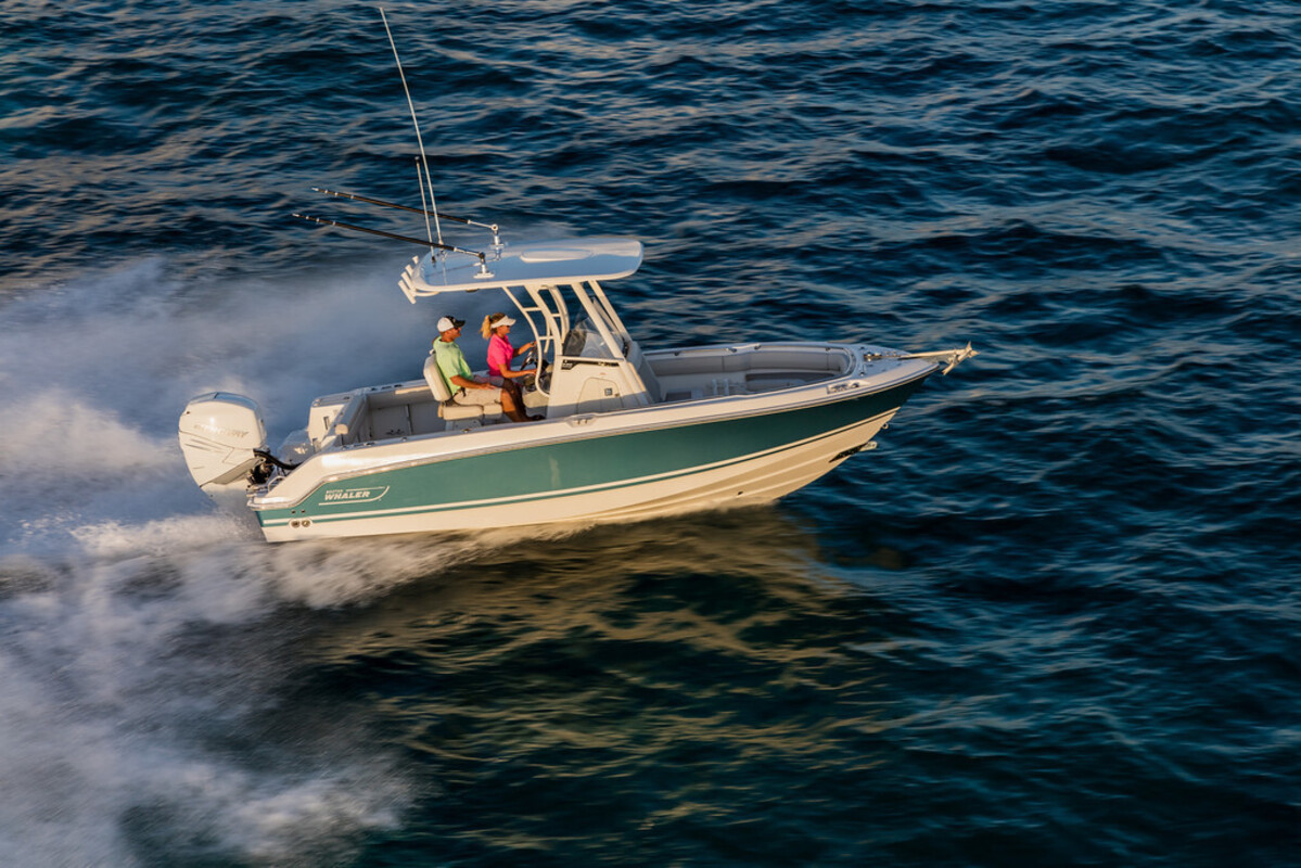 Boston Whaler 230 Outrage