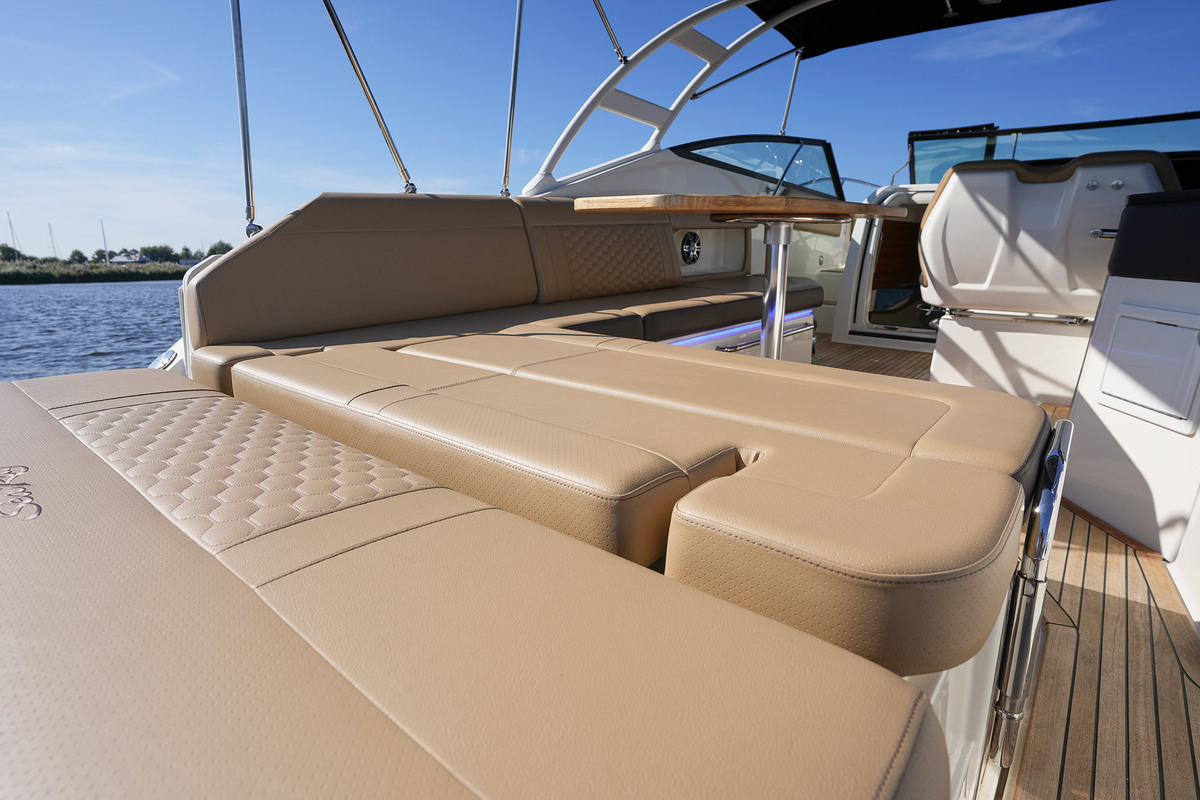 Sea Ray Sundancer 290