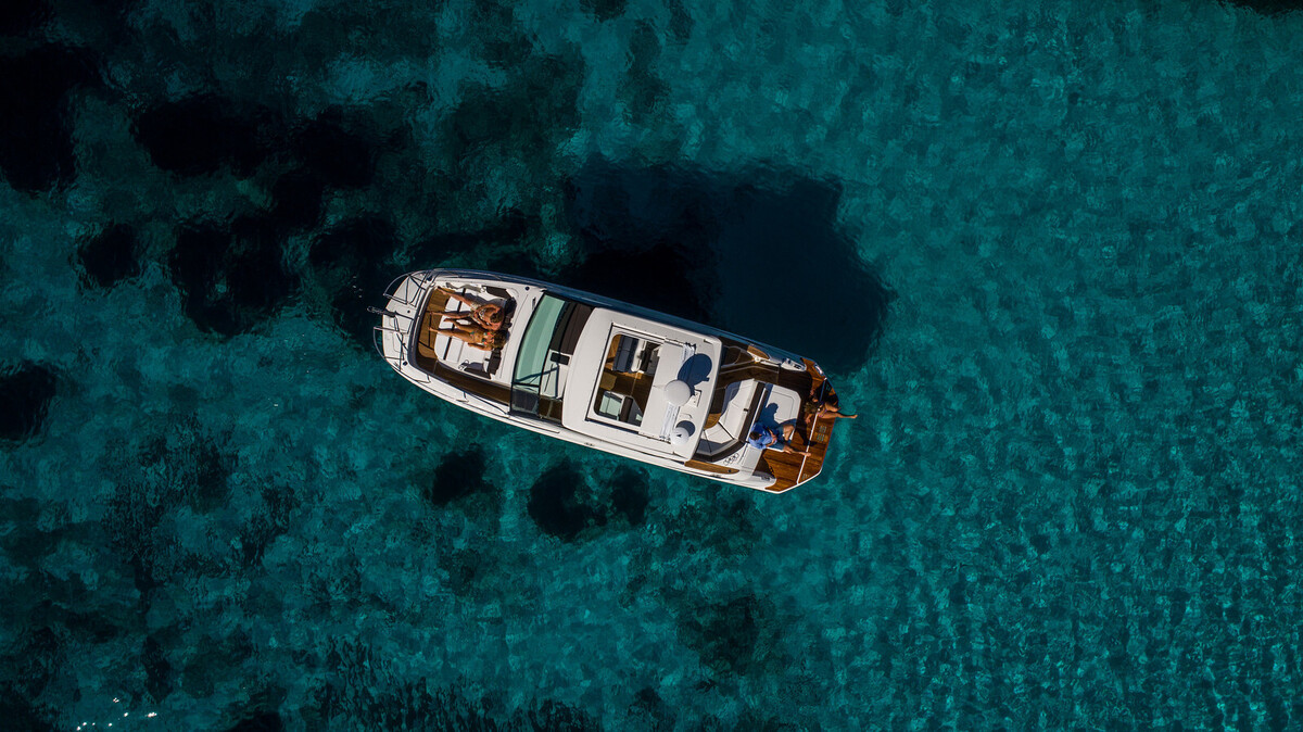 Sea Ray Sundancer 320