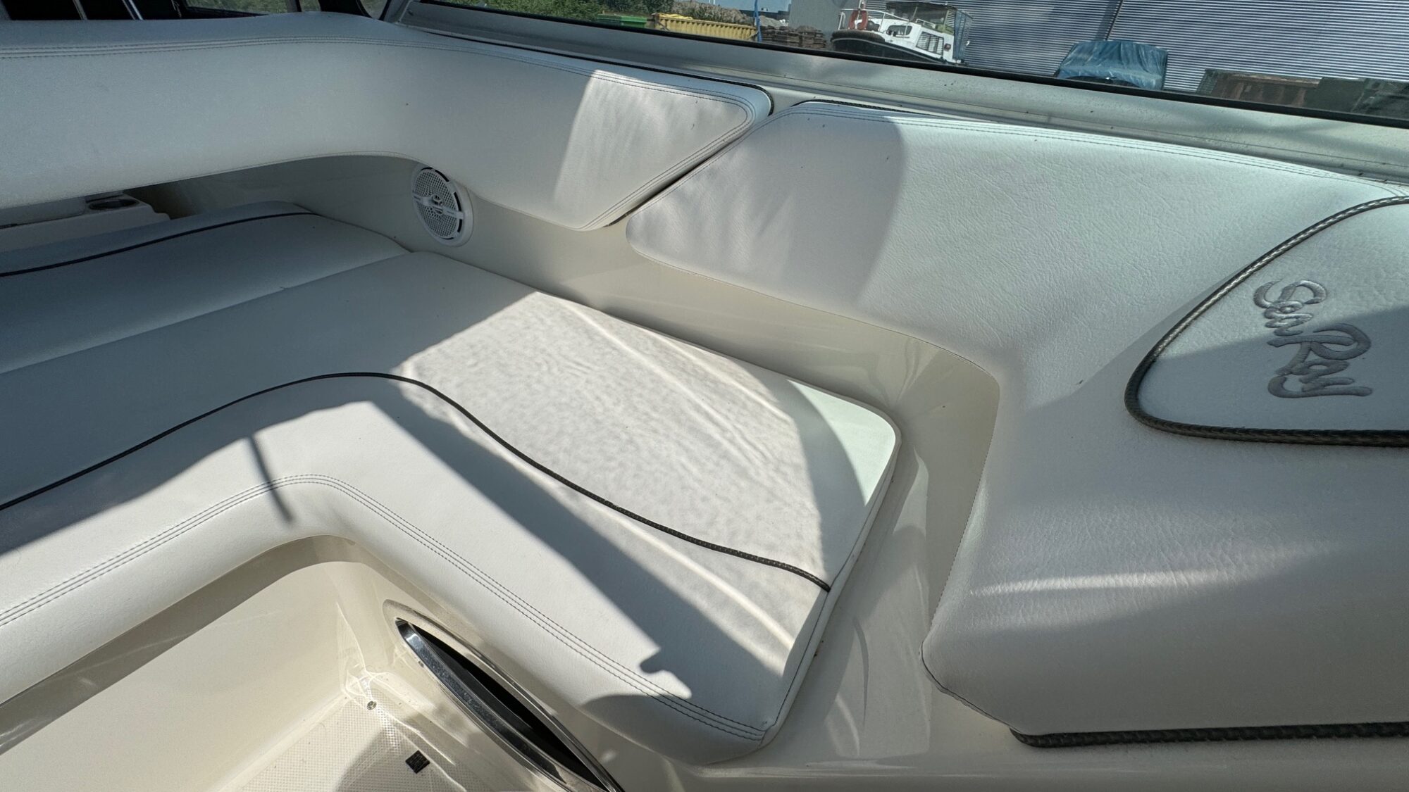 Sea Ray 255 Sundancer