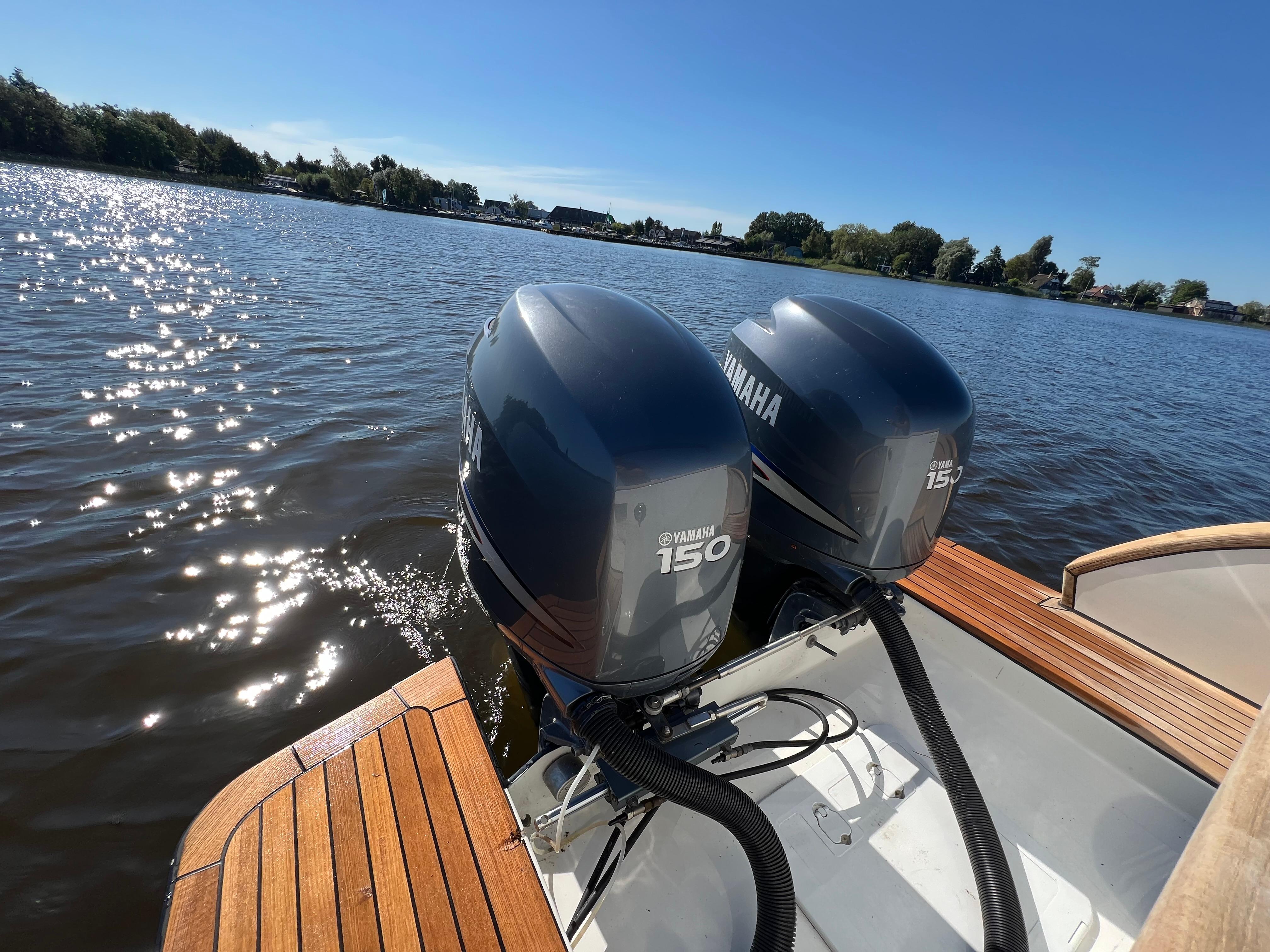 Center Console Blackfish Crossover 900
