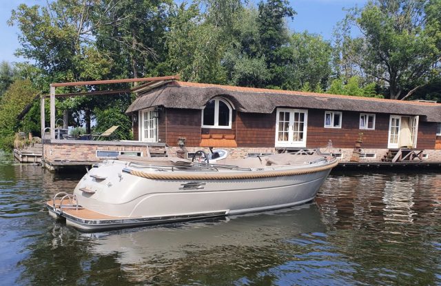 Primeur 715 tender DE GROOTSTE SLOEPENSHOWROOM VAN NEDERLAND hoofdfoto: 1