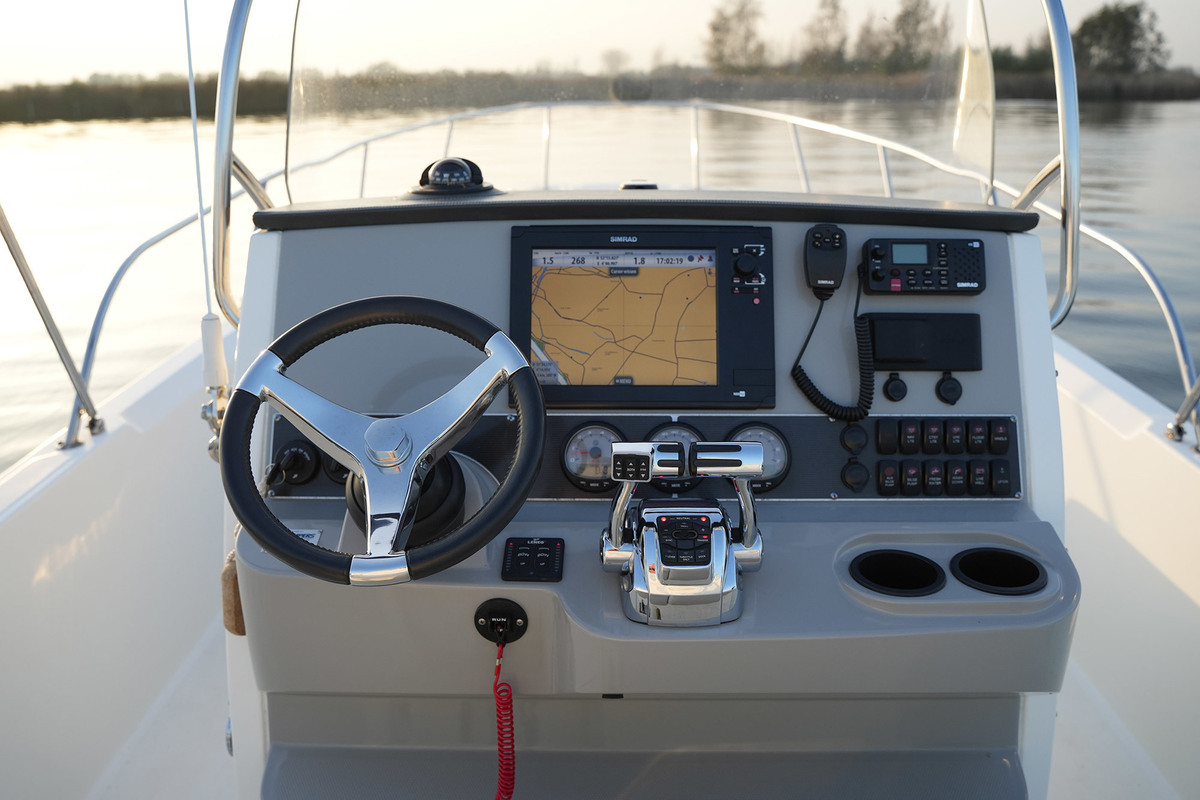 Boston Whaler 270 Dauntless