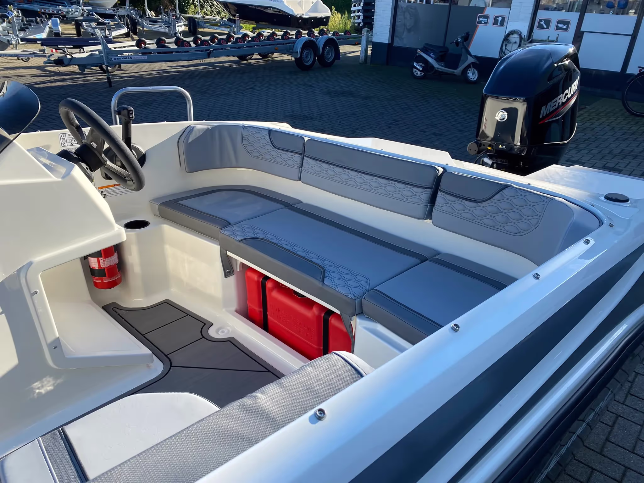 Bayliner Element M15