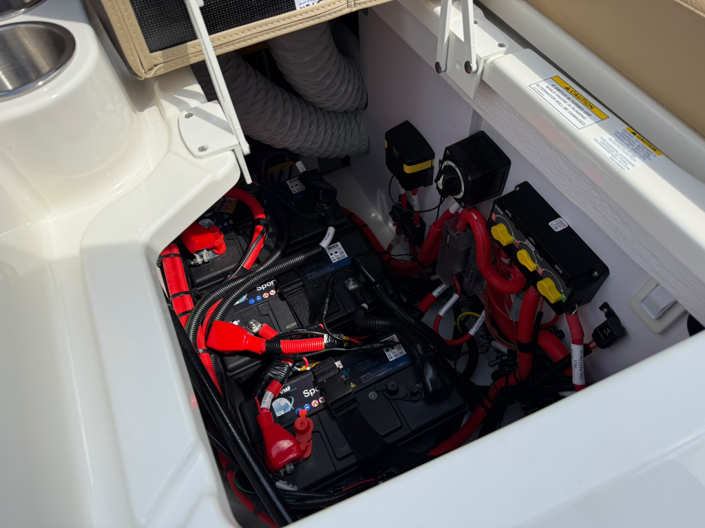 Sea Ray SDX 230