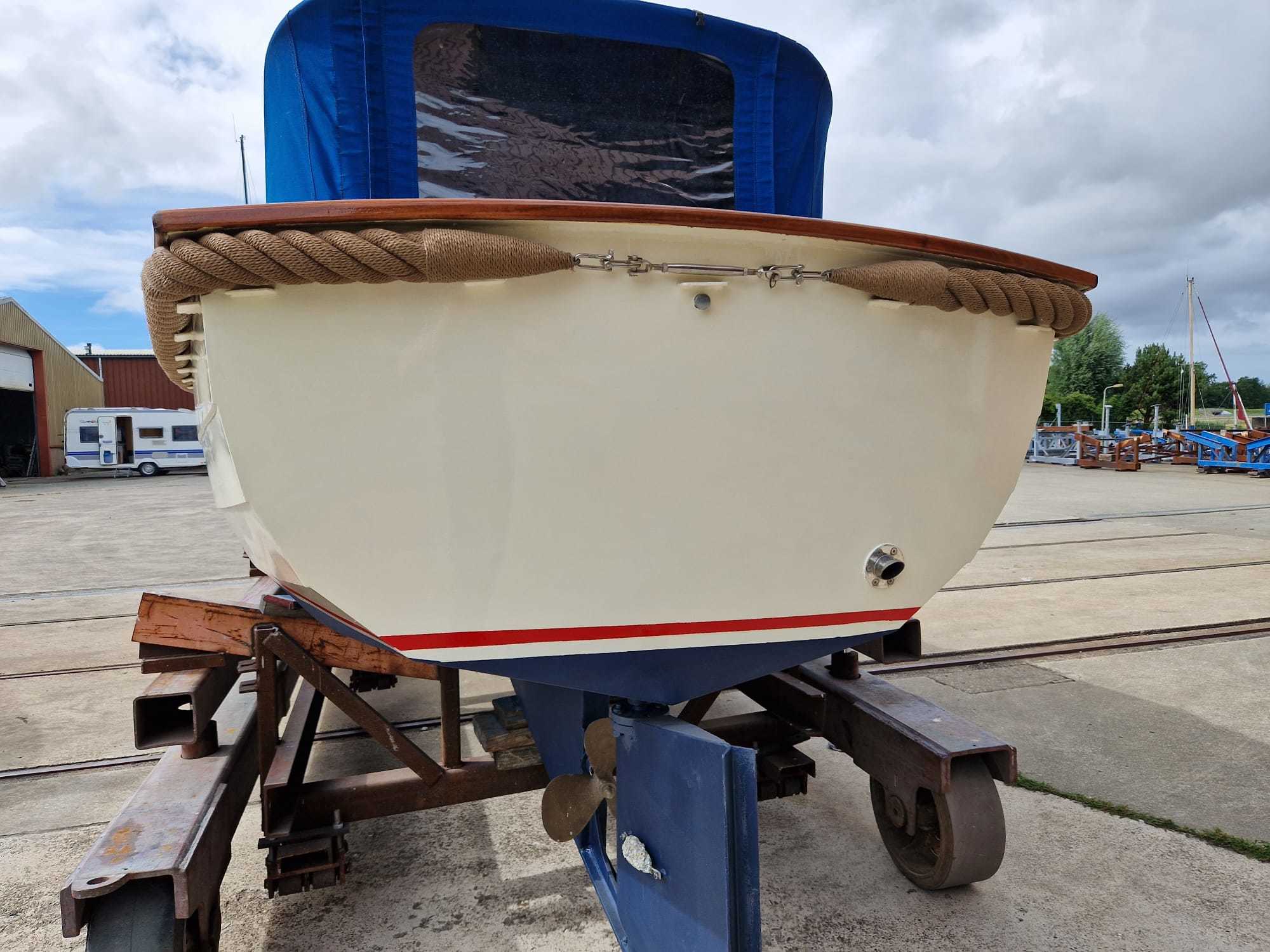 Overnaadse Sloep 750