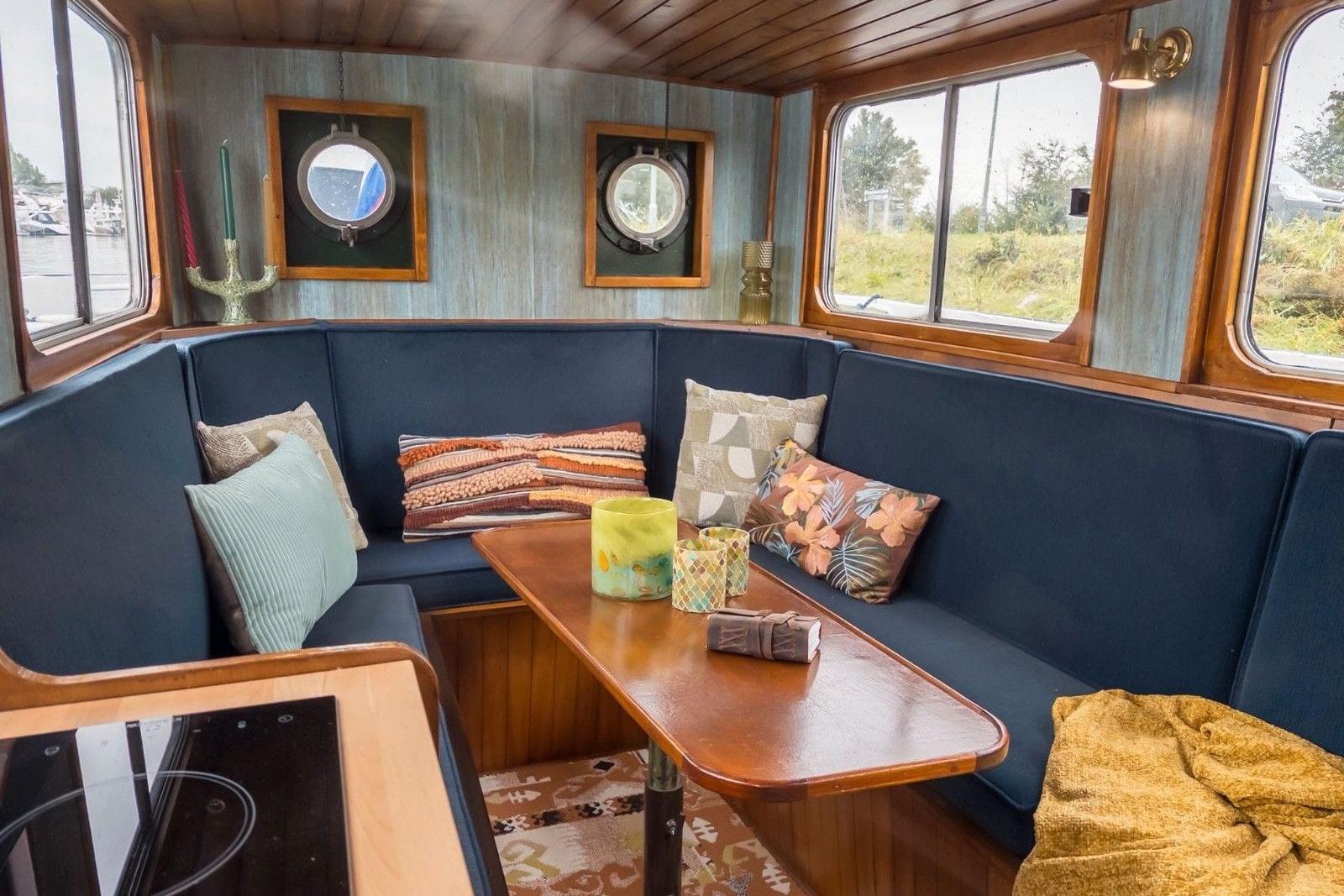 Lemsteraak motorjacht