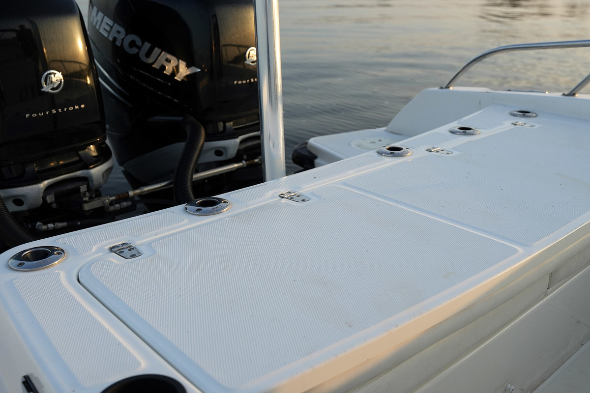 Boston Whaler 270 Dauntless